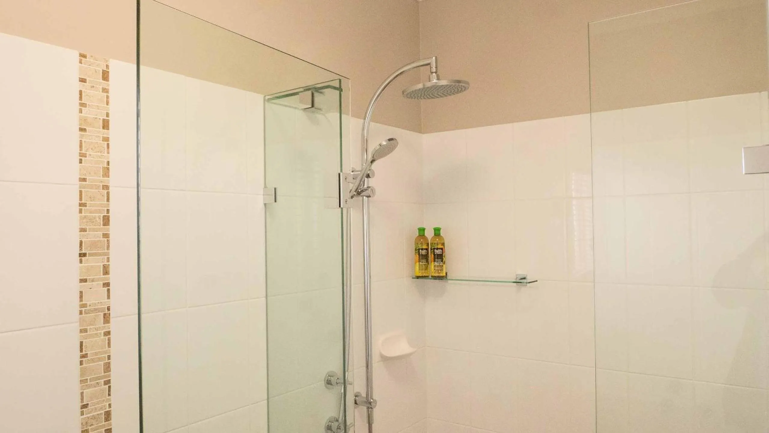 Bathroom in Rezare House Bed & Breakfast