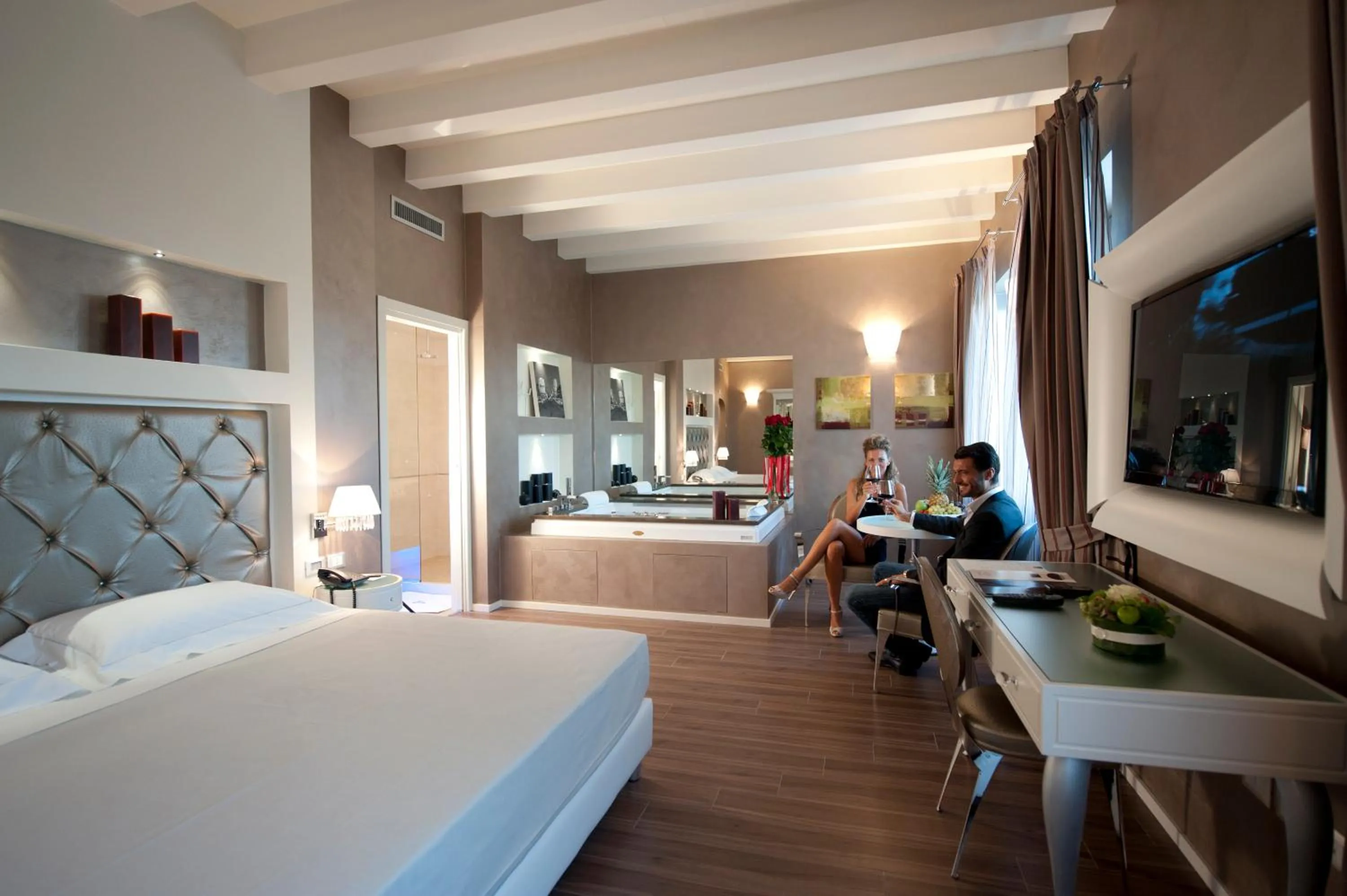 Day, Bed in Hotel Morgana