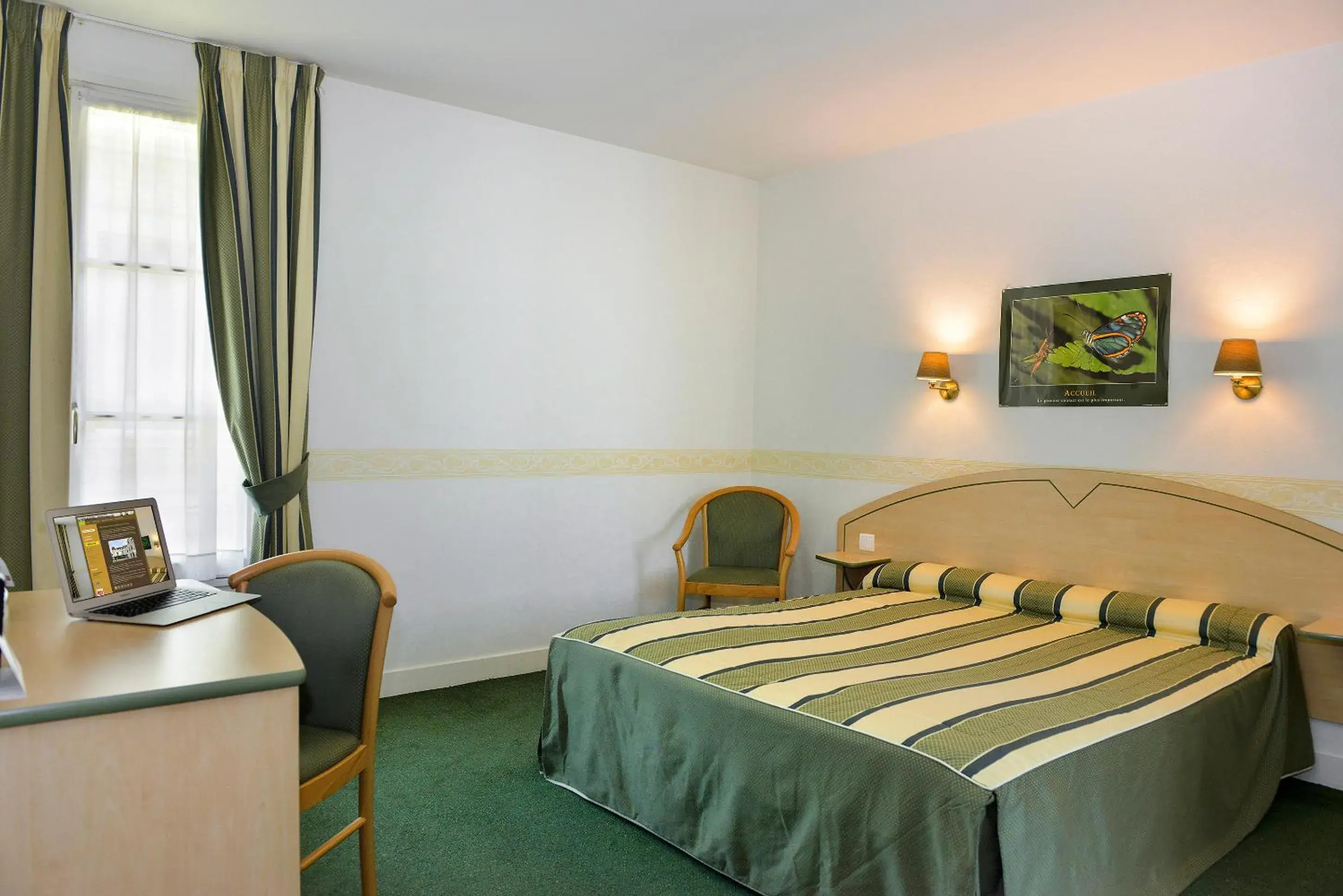 Logis Hôtel Restaurant La Boule d'Or Logis Hôtel Restaurant La Boule d'Or