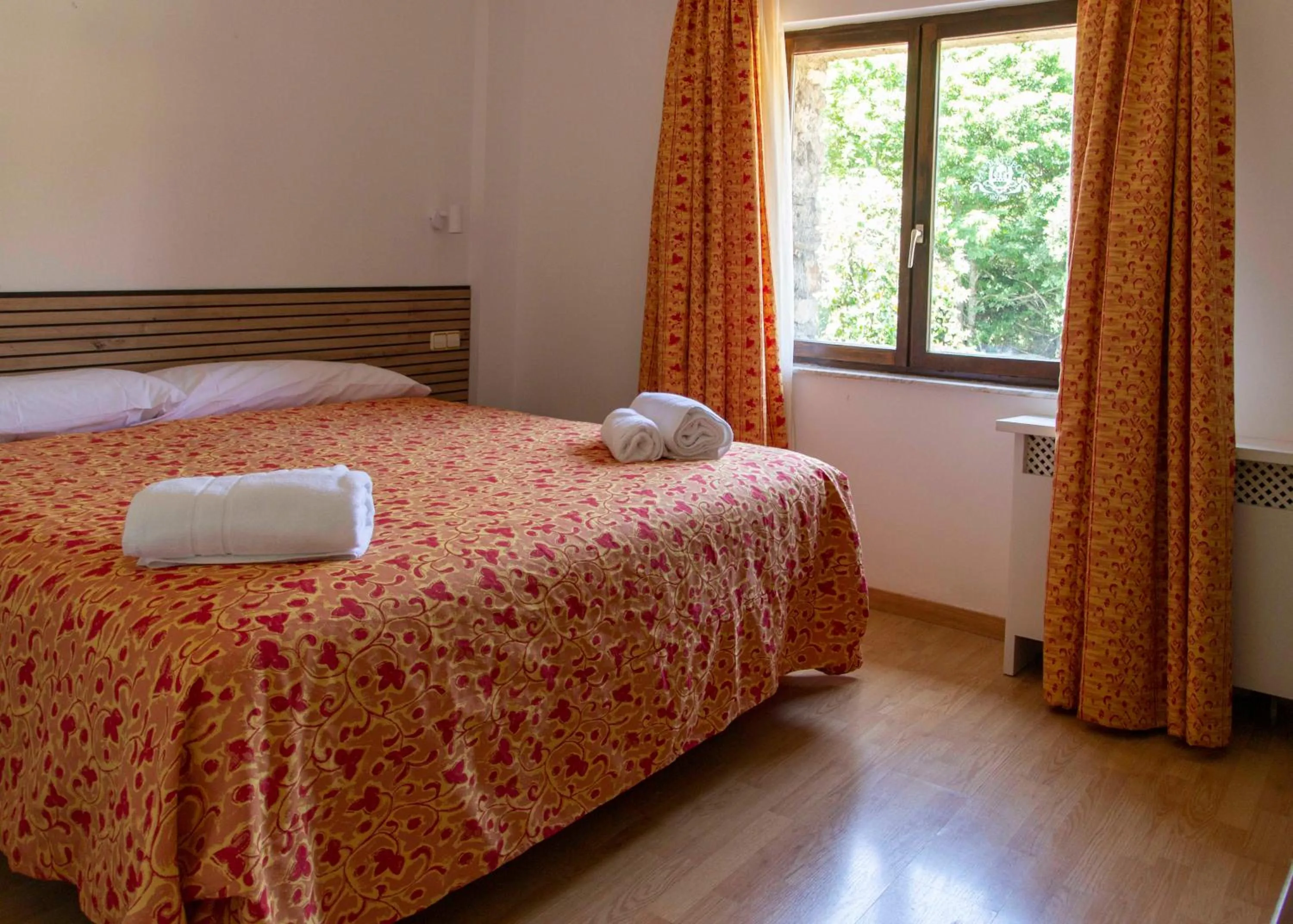 Deluxe Double Room in Hotel Batuecas