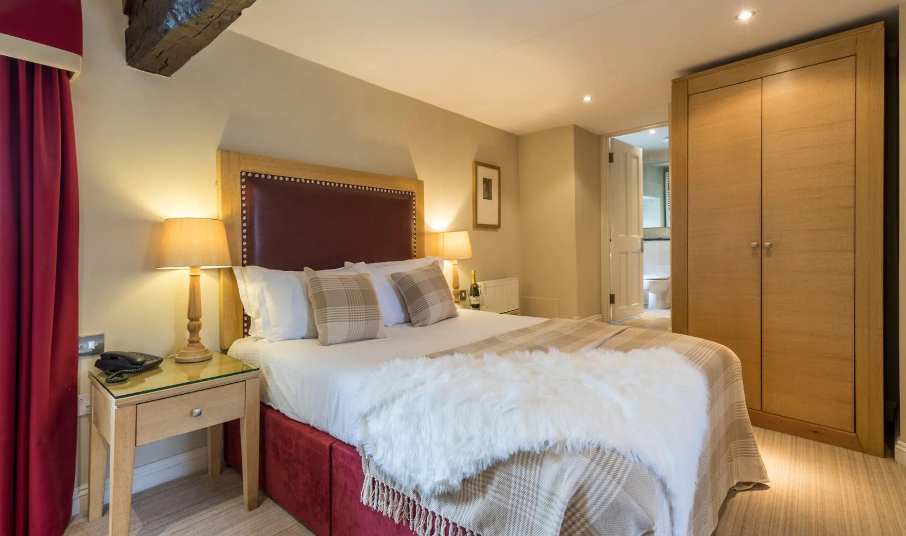 Bed in The Pennington Hotel