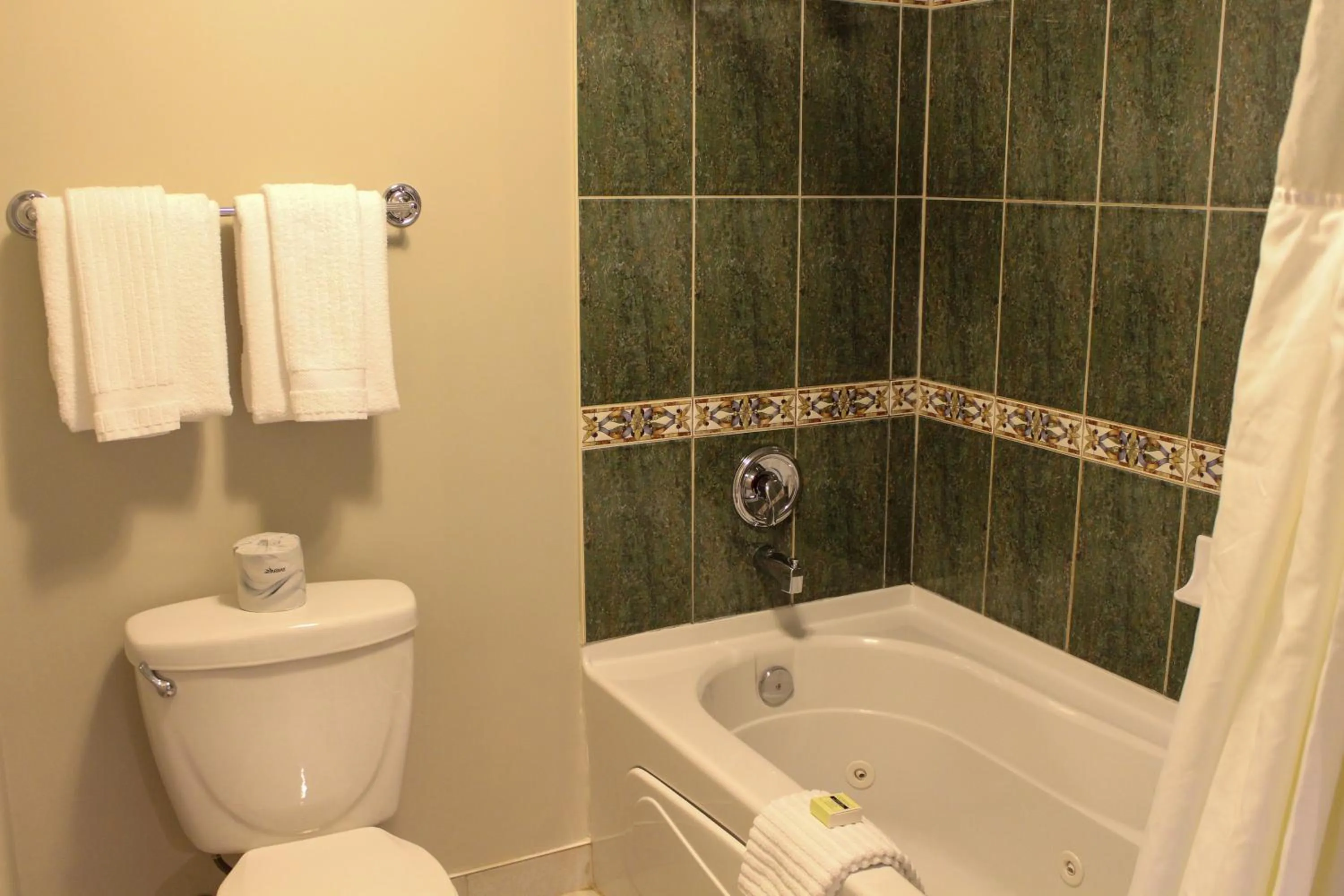 Bathroom in Rodd Crowbush Golf & Beach Resort