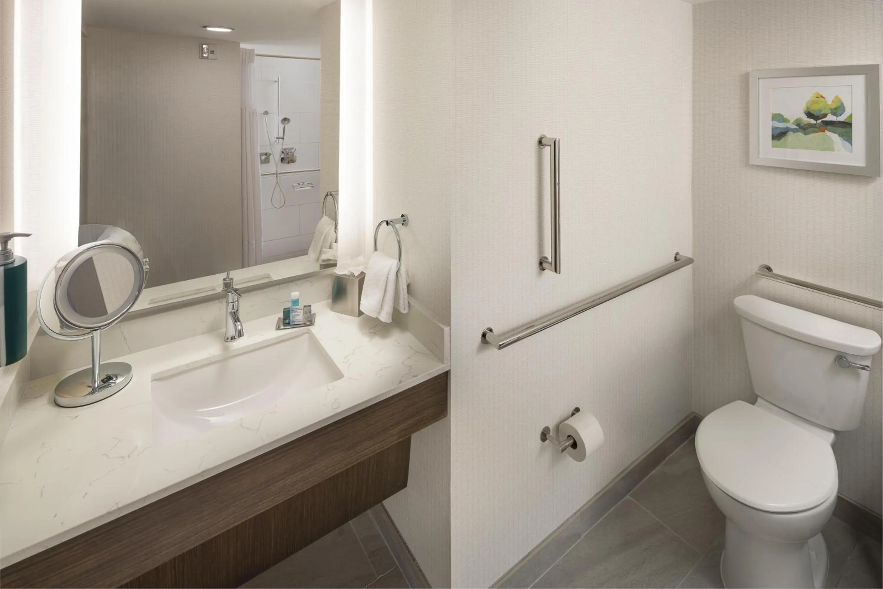 Bathroom in DoubleTree by Hilton Murfreesboro