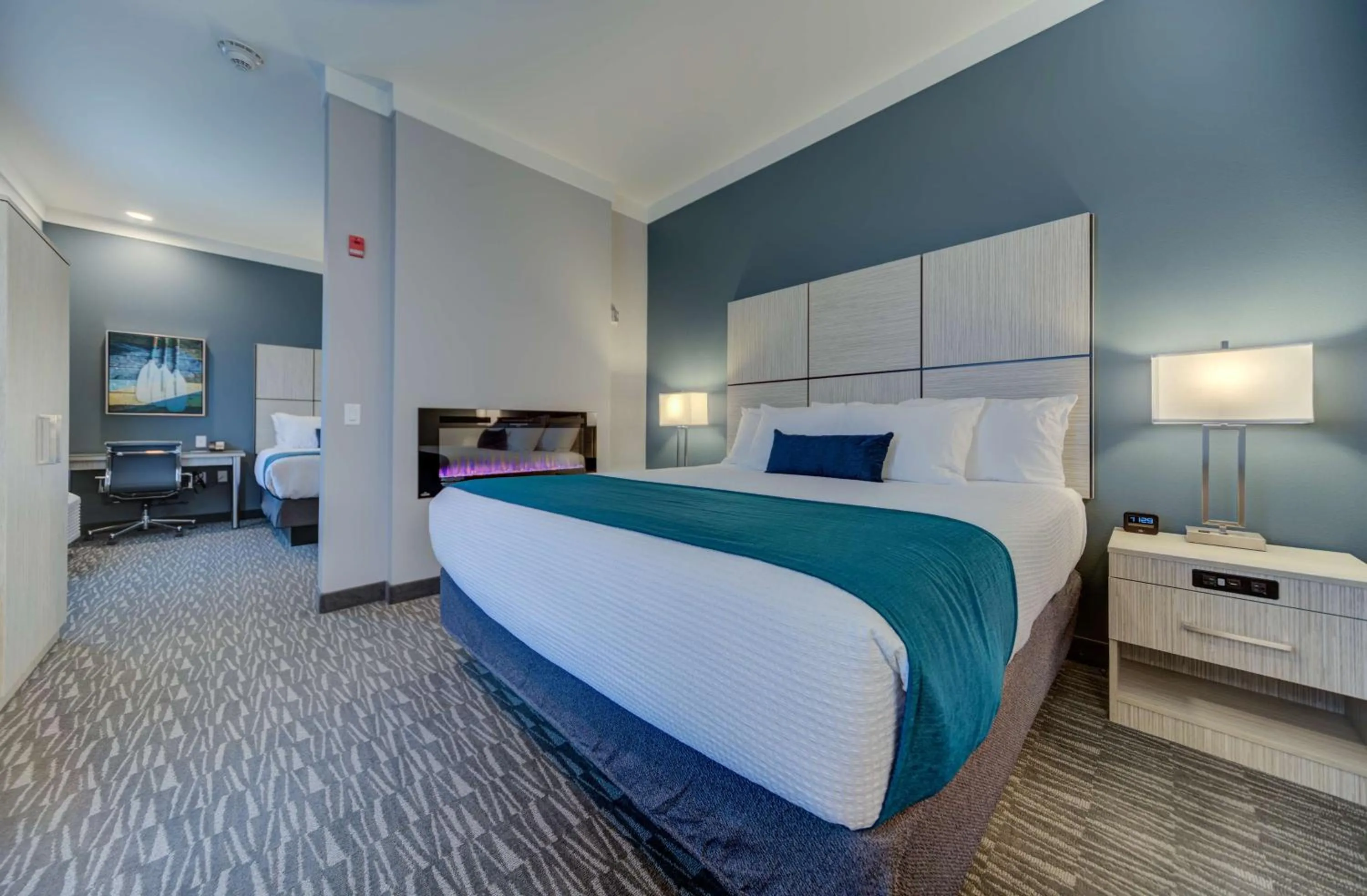 Photo of the whole room, Bed in Hotel Peppertree Bend, BW Premier Collection