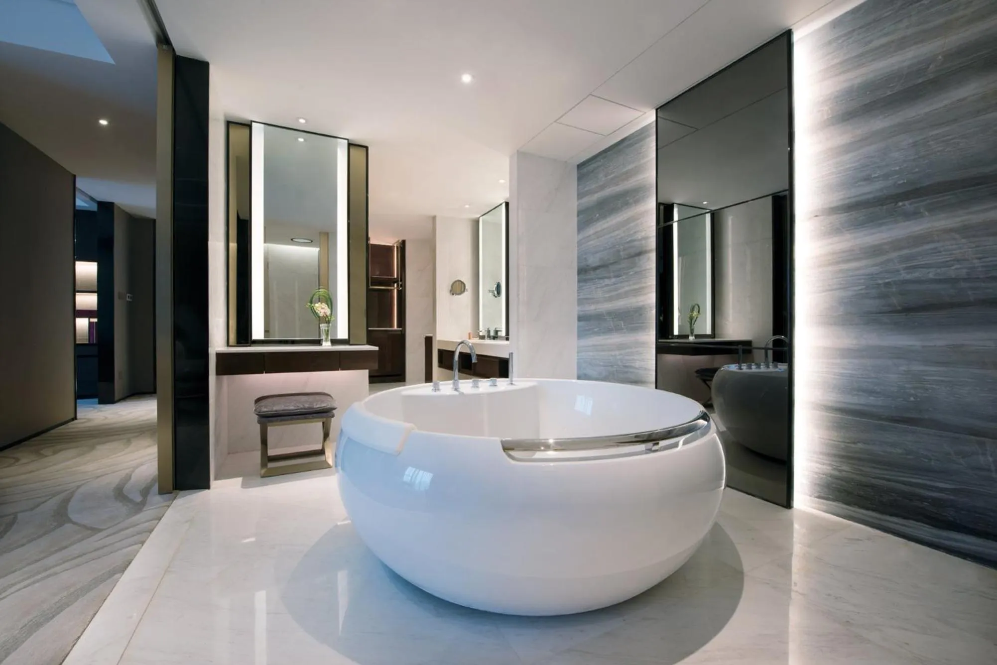 Bedroom in Crowne Plaza Hangzhou Qiantang