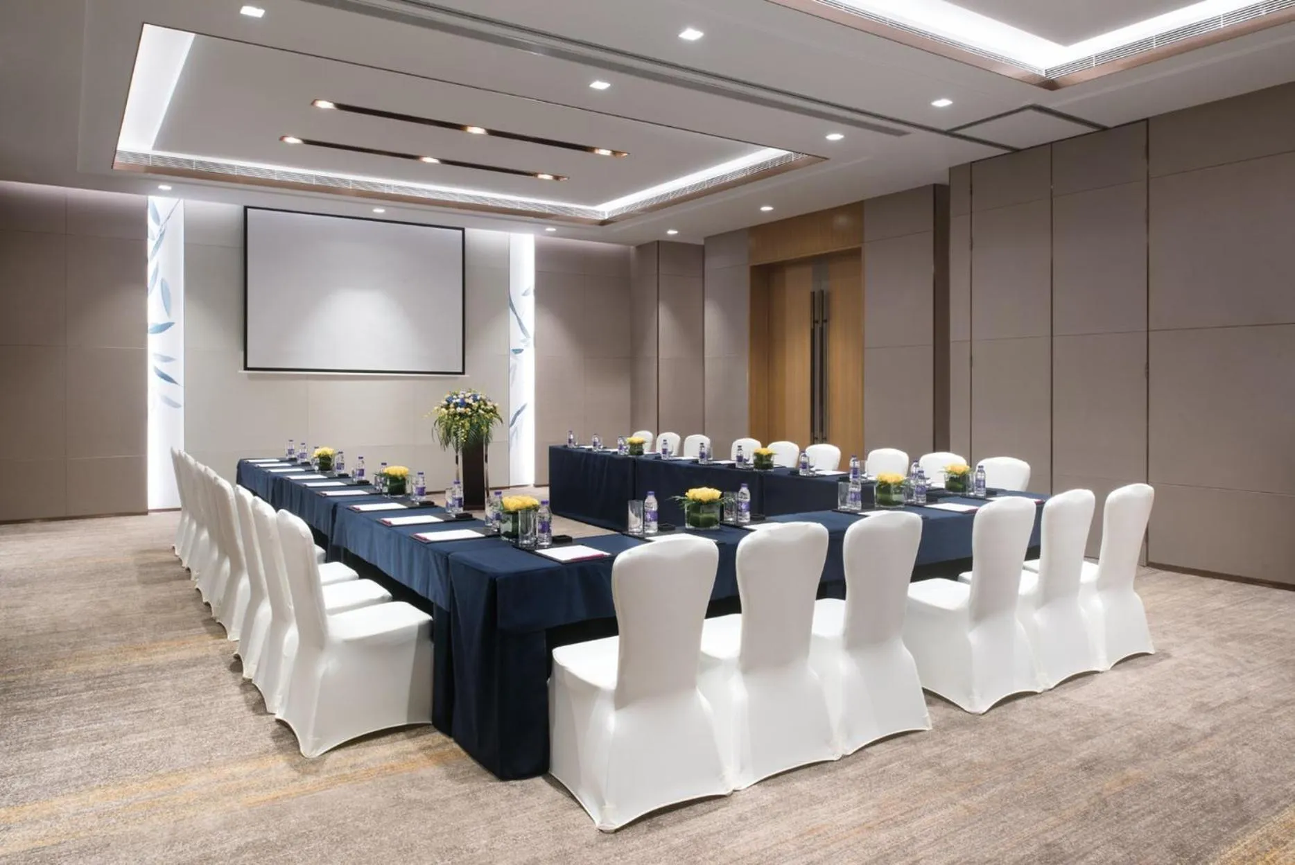 Meeting/conference room in Crowne Plaza Hangzhou Qiantang