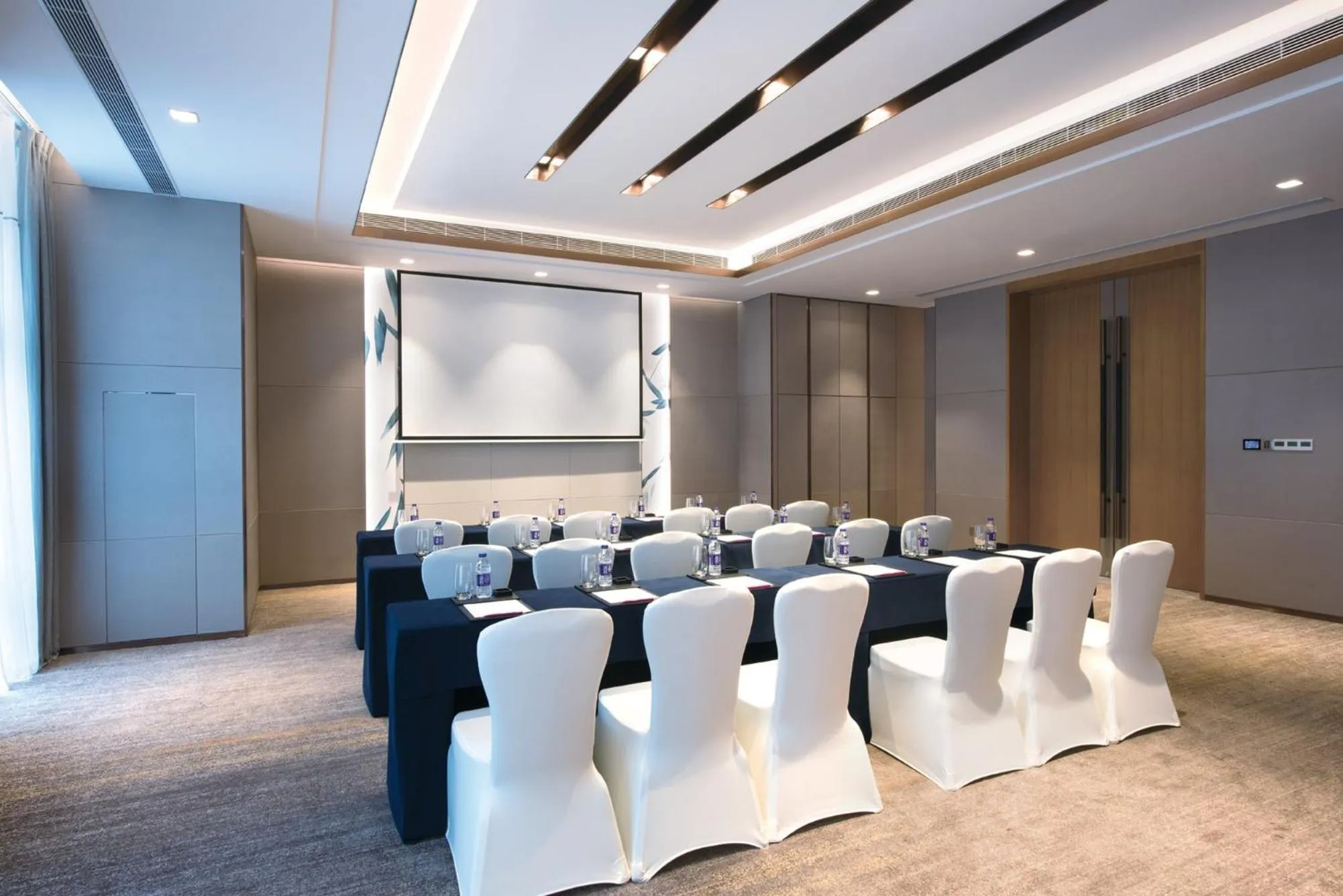 Meeting/conference room in Crowne Plaza Hangzhou Qiantang