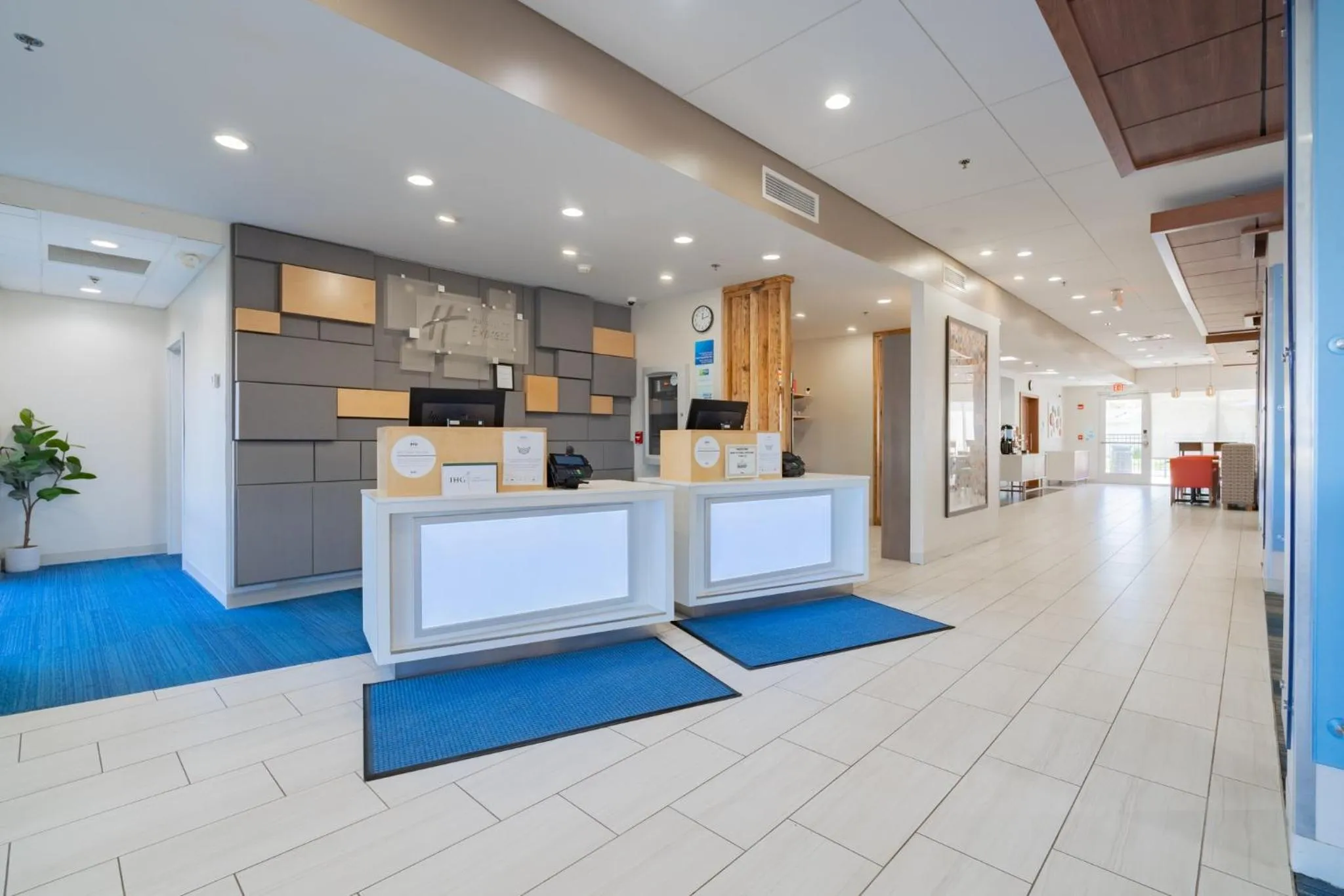 Property building in Holiday Inn Express & Suites - Marion by IHG