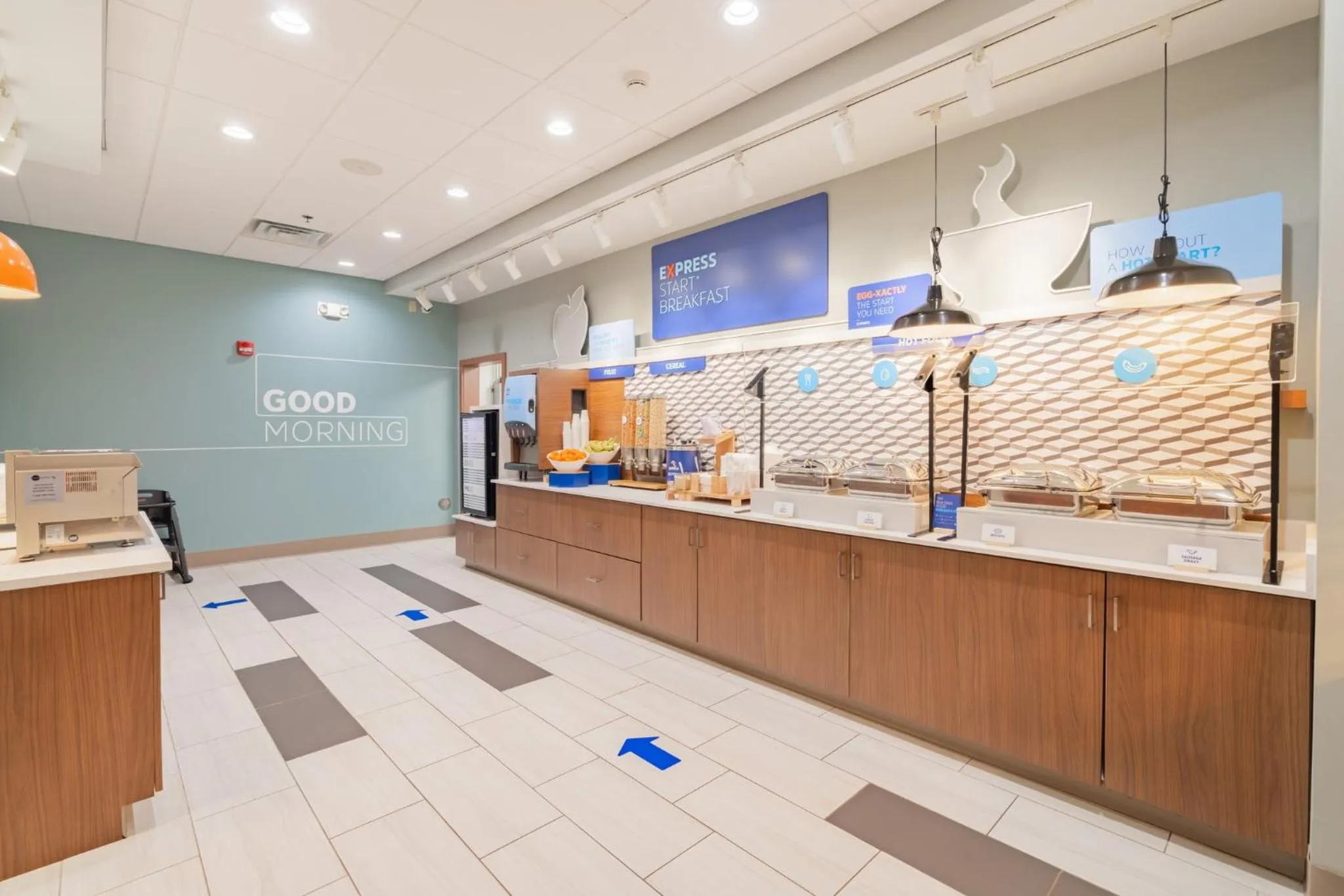 Breakfast in Holiday Inn Express & Suites - Marion by IHG