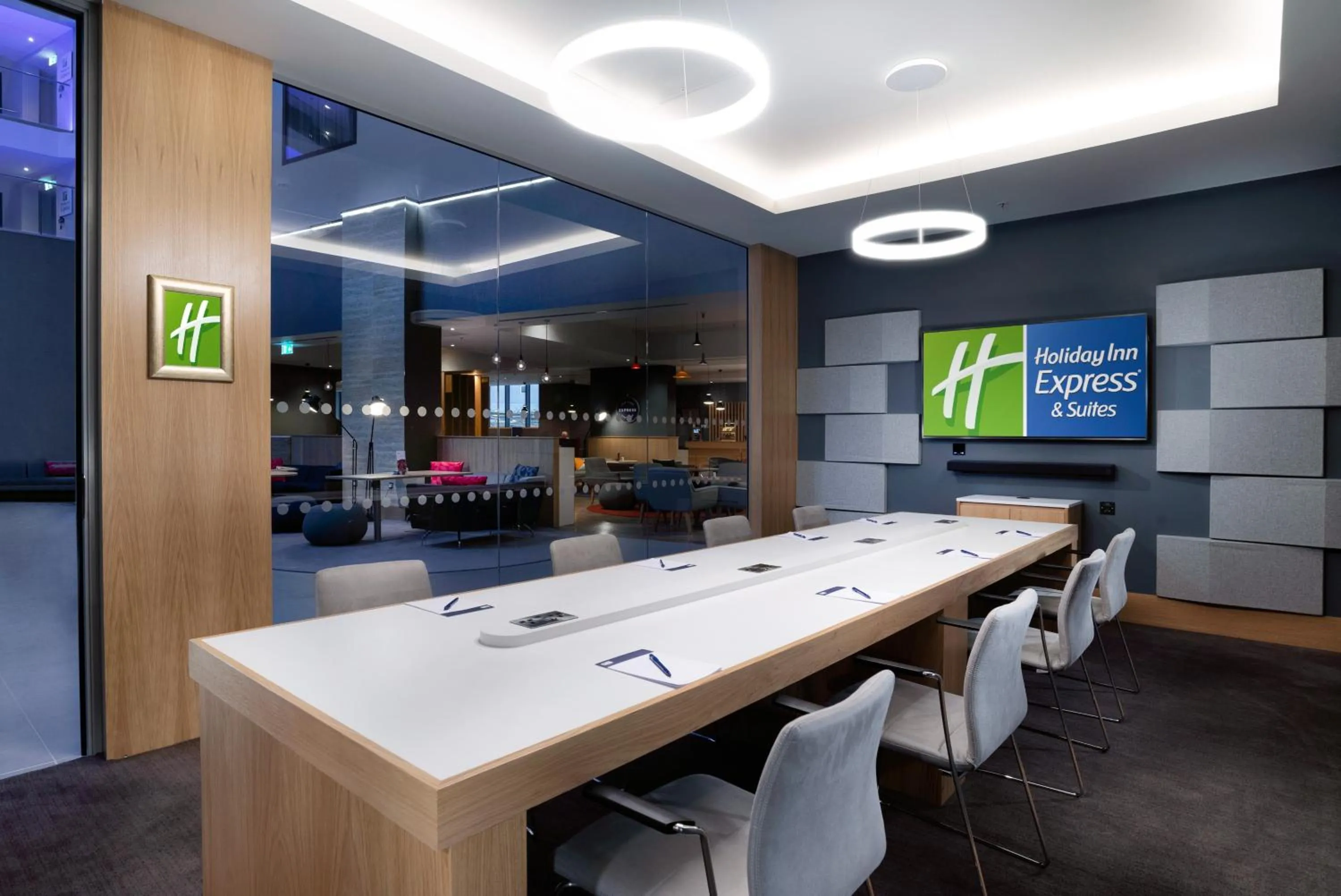 Meeting/conference room in Holiday Inn Express - London Heathrow T4 by IHG