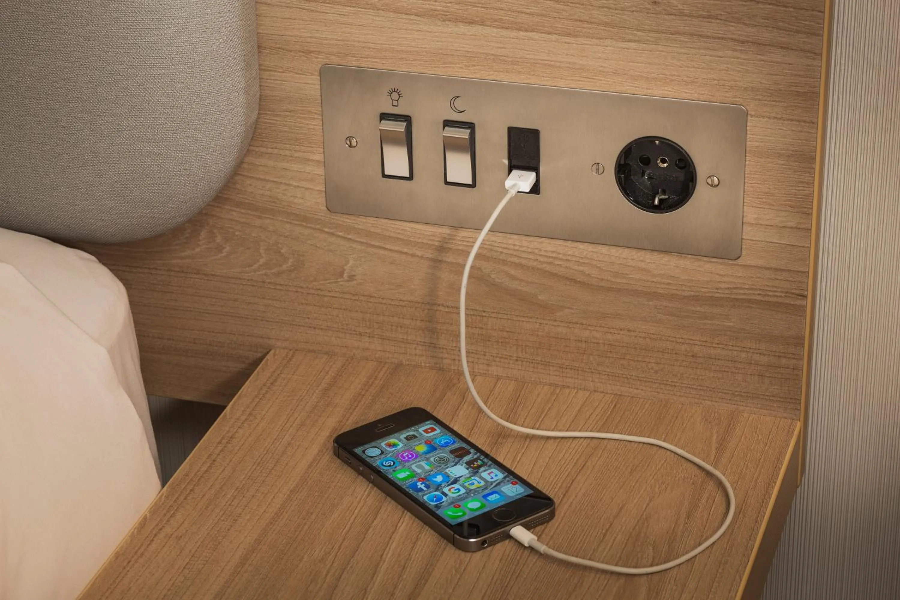 Area and facilities in Holiday Inn Express - London Heathrow T4 by IHG