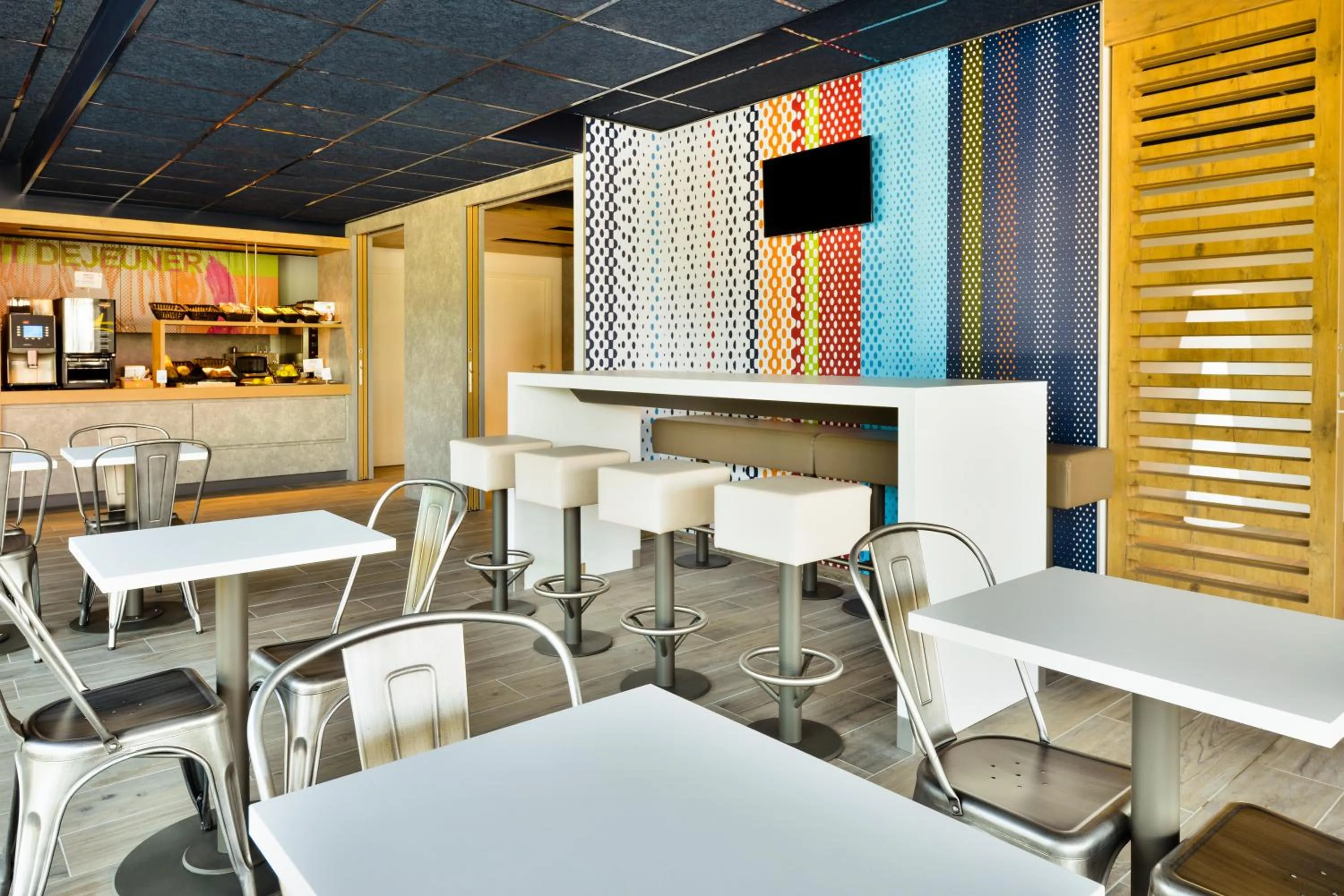 TV and multimedia in ibis Budget Mâcon Crêches