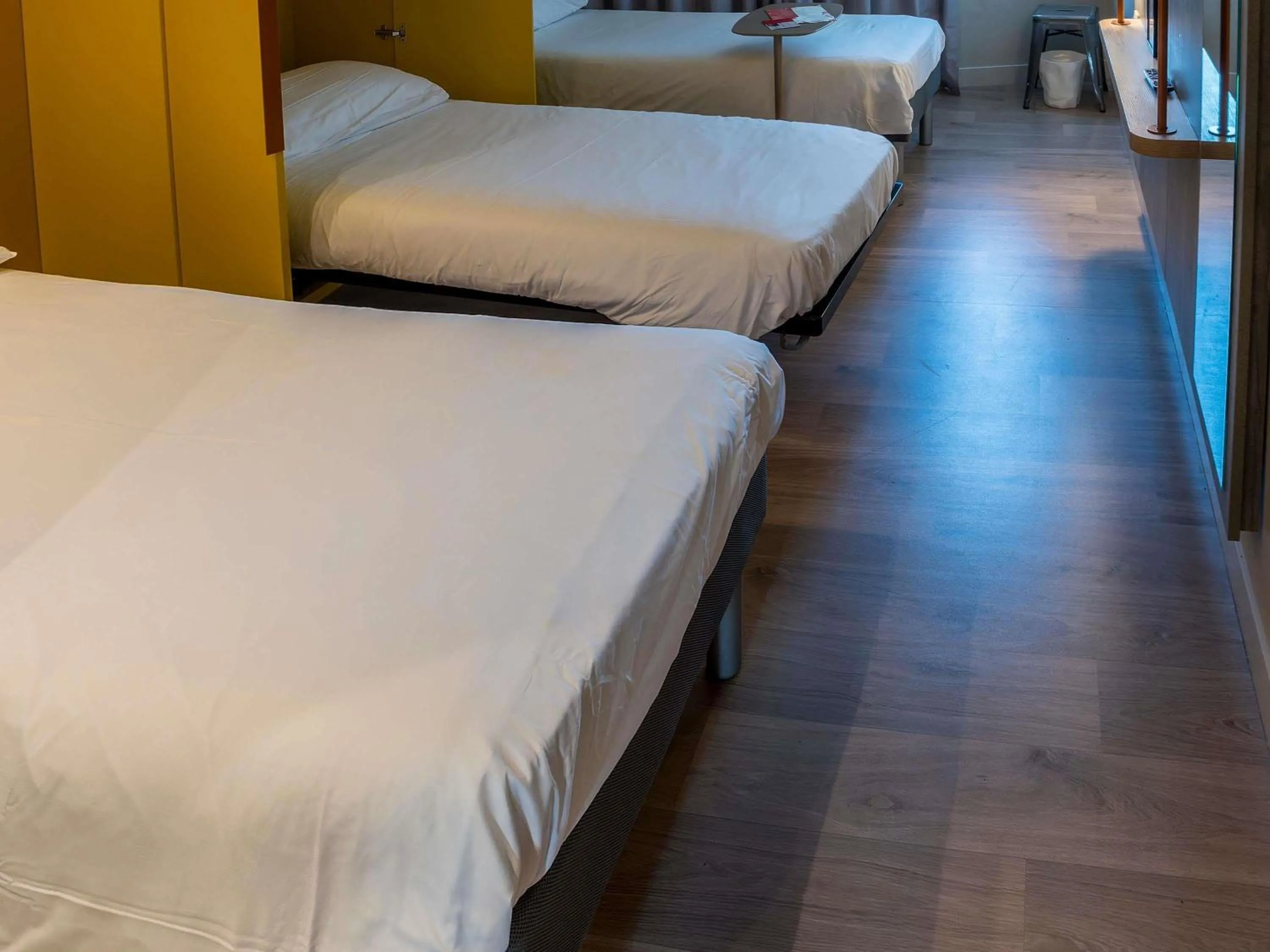 Bedroom, Bed in ibis Budget Mâcon Crêches