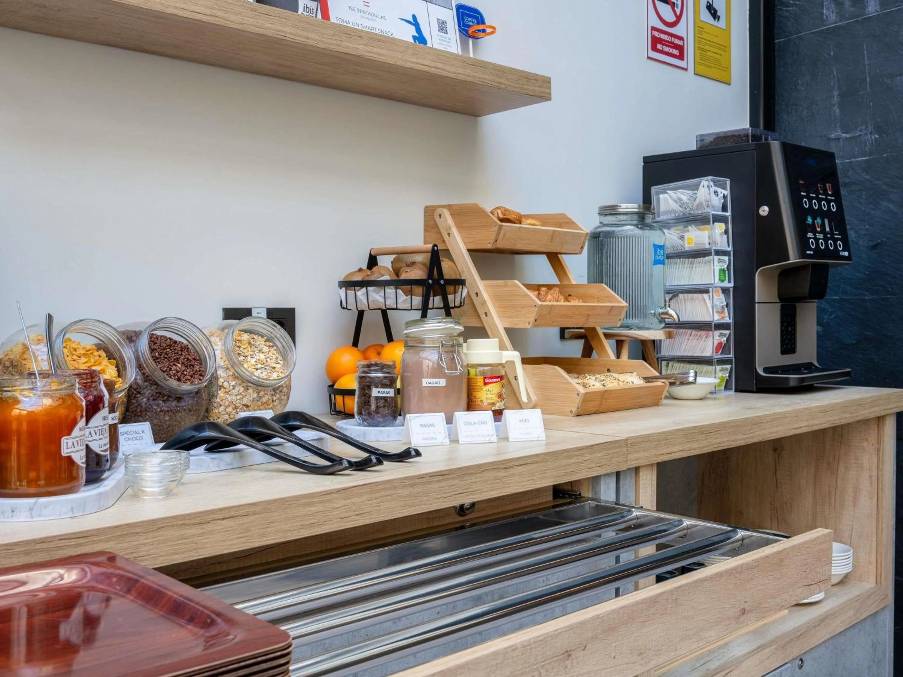 Breakfast in Ibis Budget Madrid Centro Lavapies