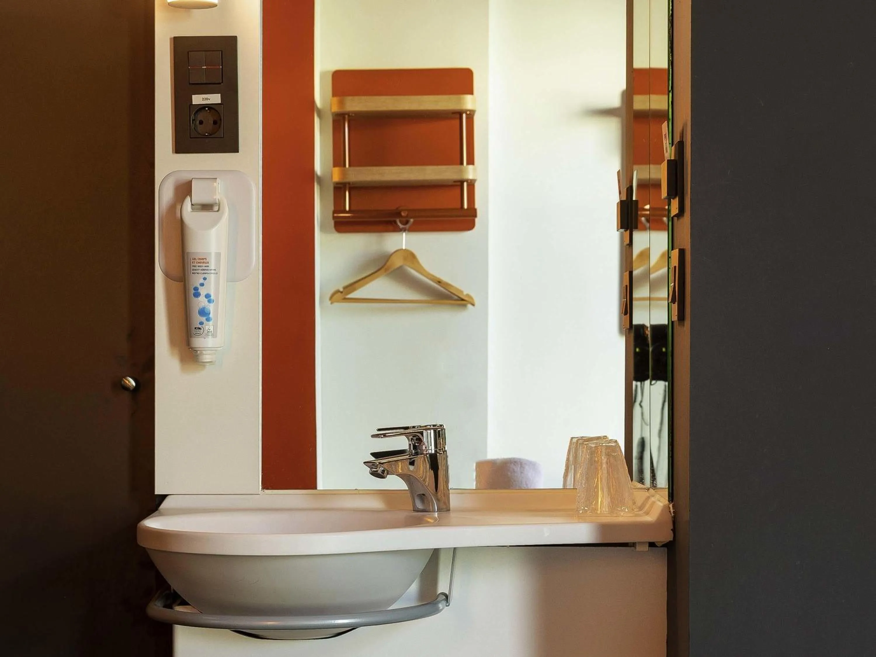 Bedroom in Ibis Budget Madrid Centro Lavapies