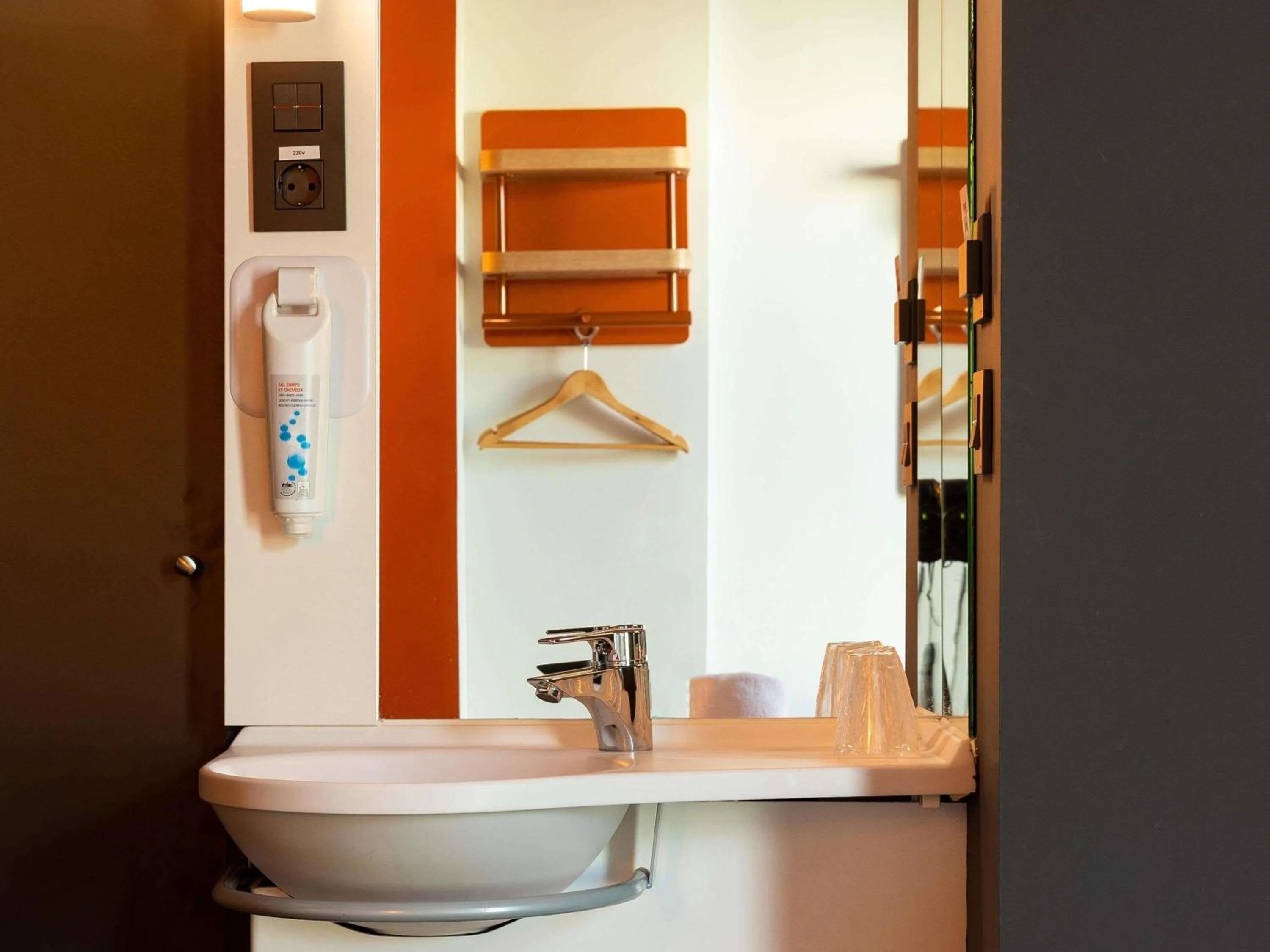 Bedroom in Ibis Budget Madrid Centro Lavapies