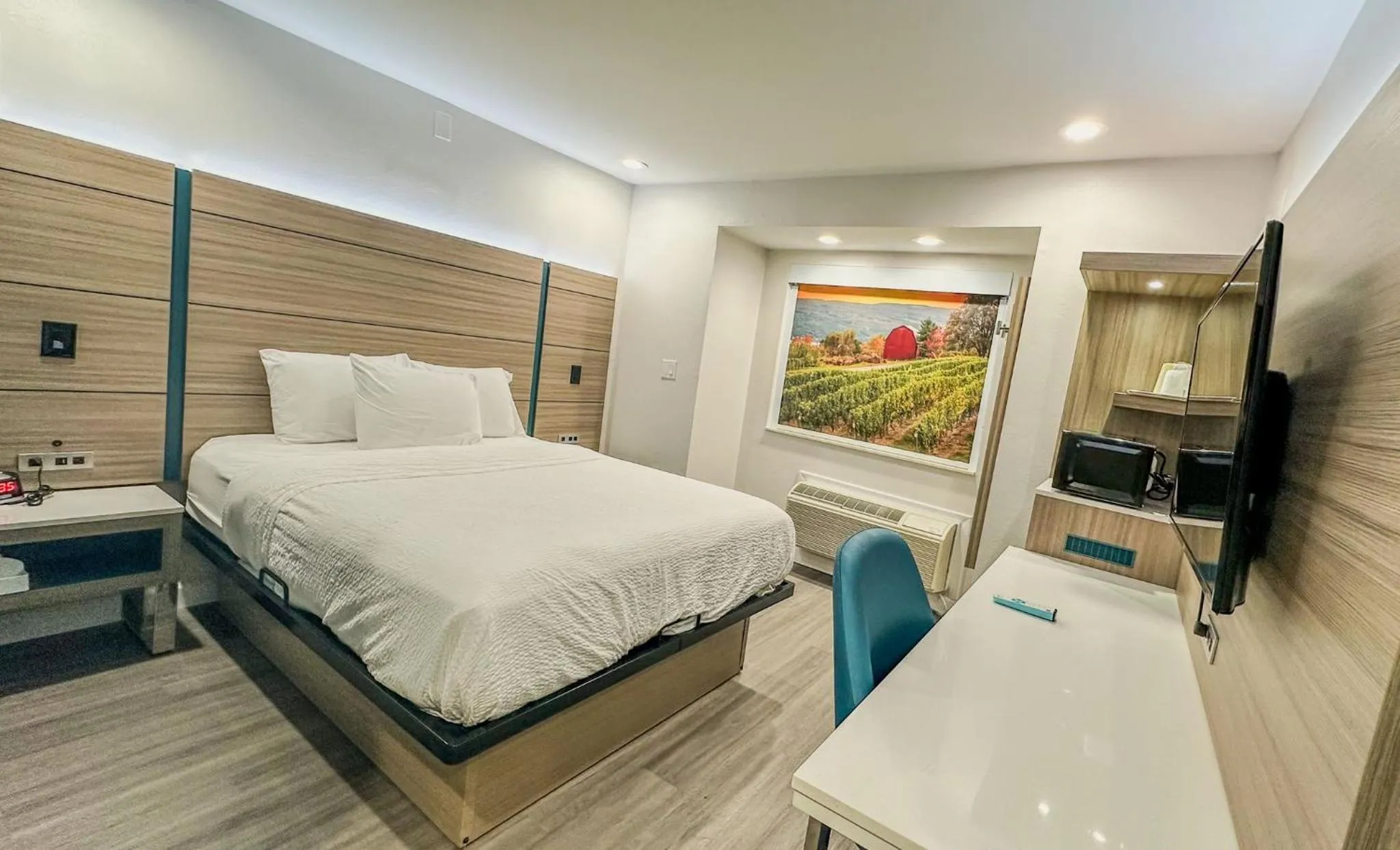 Bed in Microtel Inn by Wyndham Henrietta