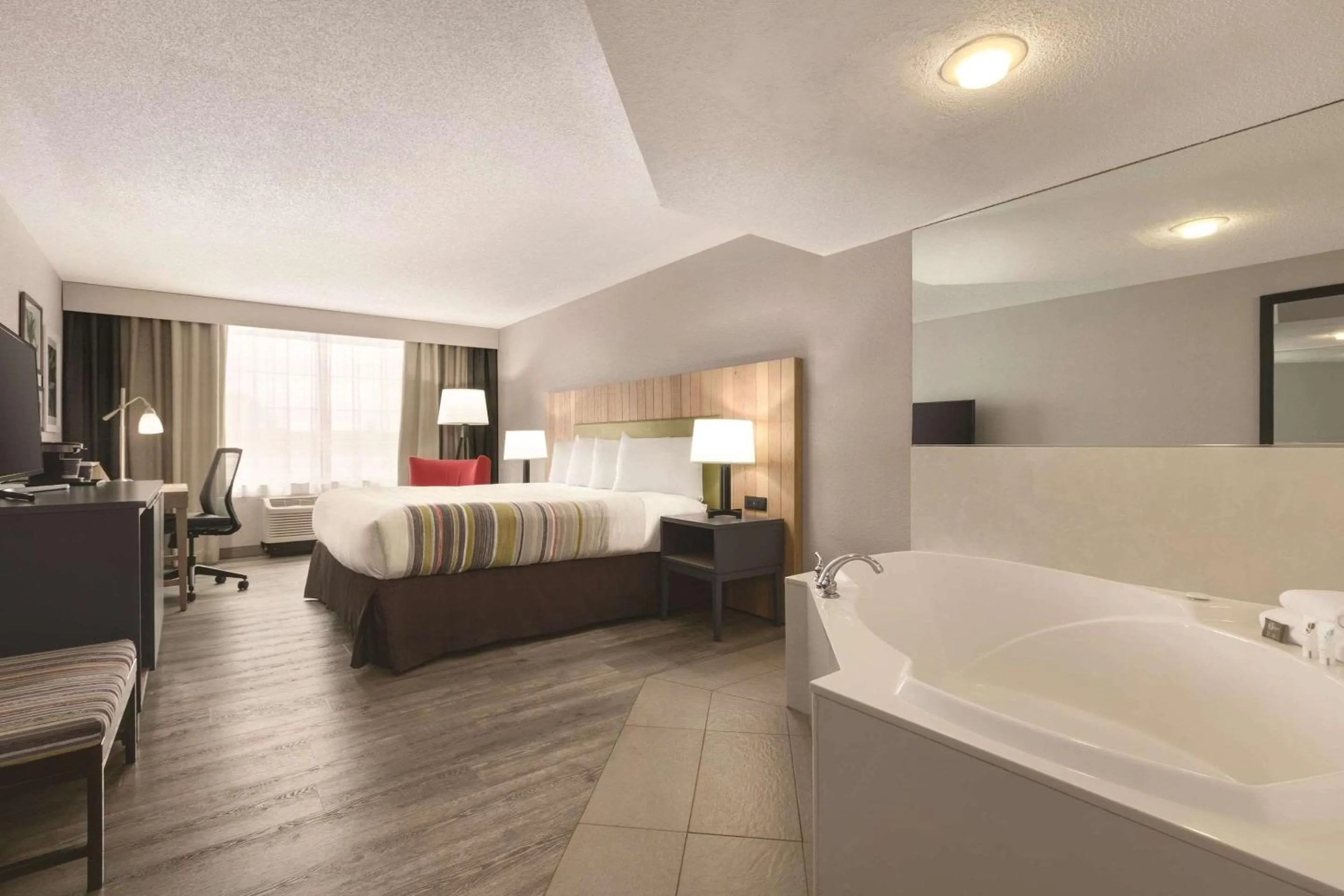 Bedroom, Bed in Country Inn & Suites by Radisson, London, KY