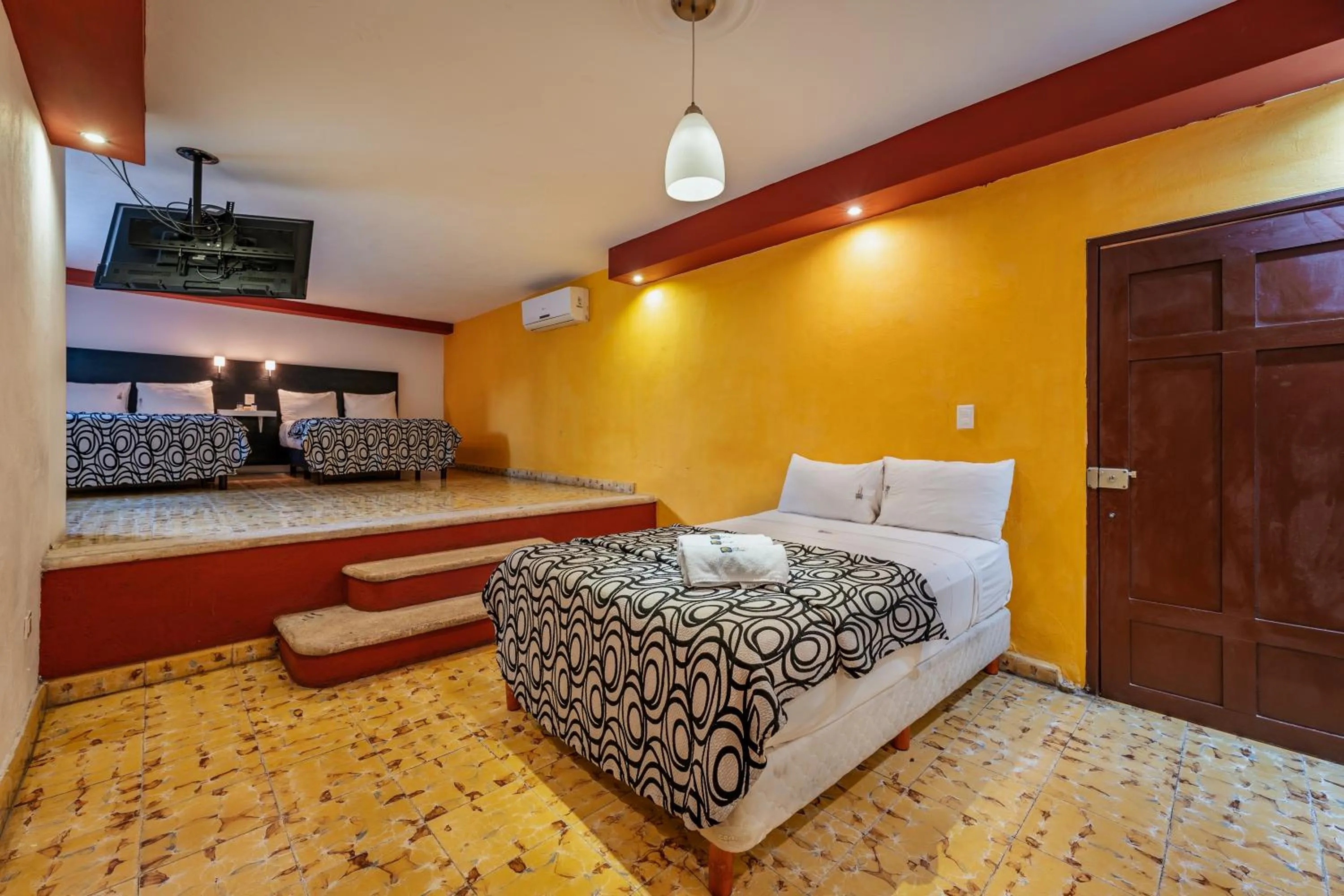 Photo of the whole room in Hotel Santiago