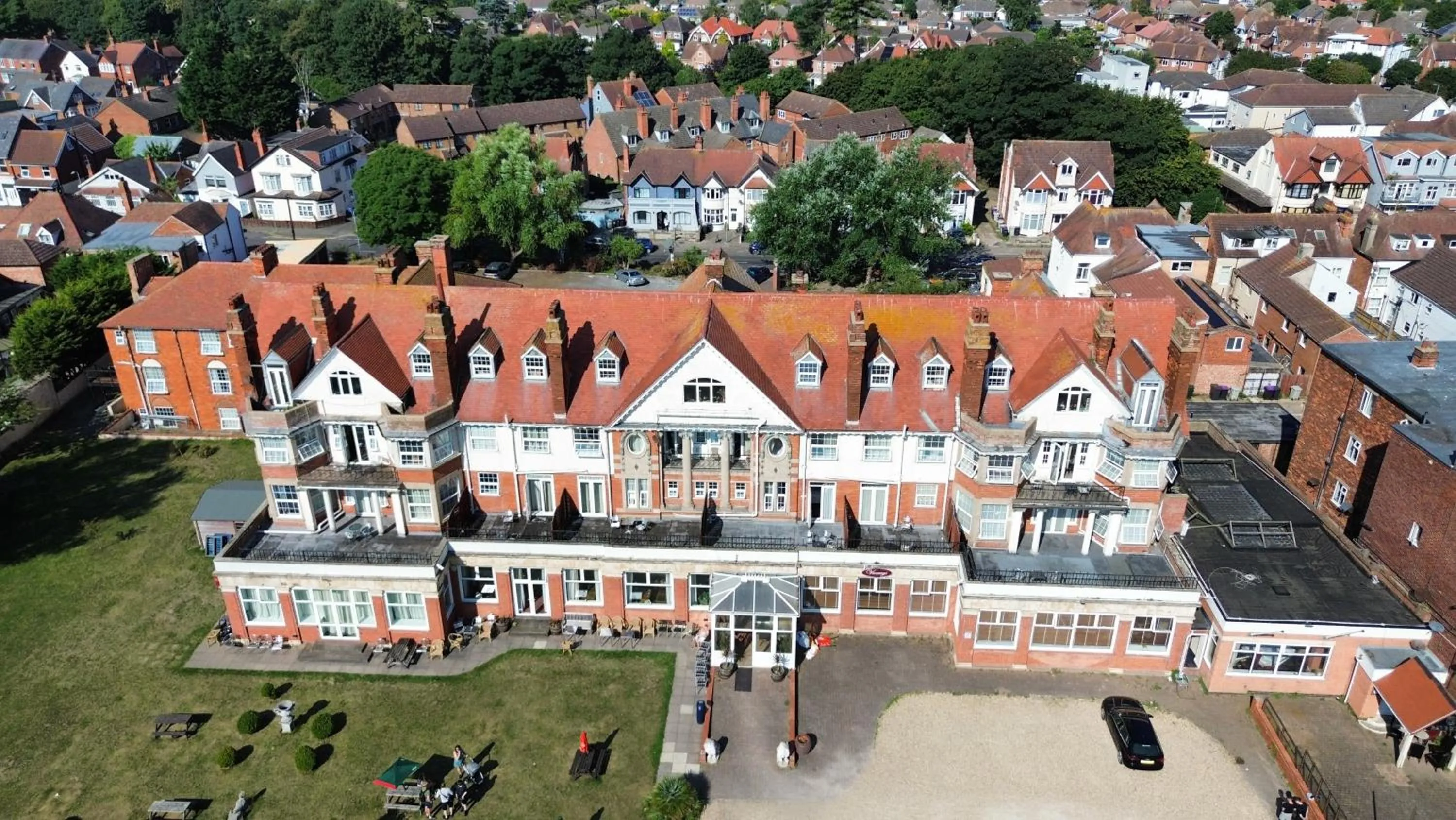 Property building in Skegness The Royal Hotel