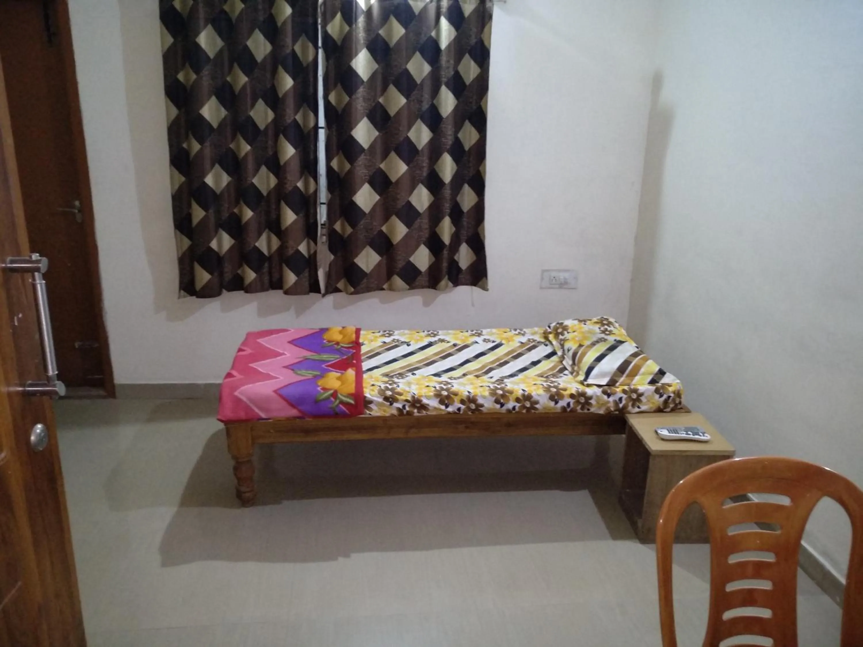 Bedroom, Bed in Professionals Pride PG