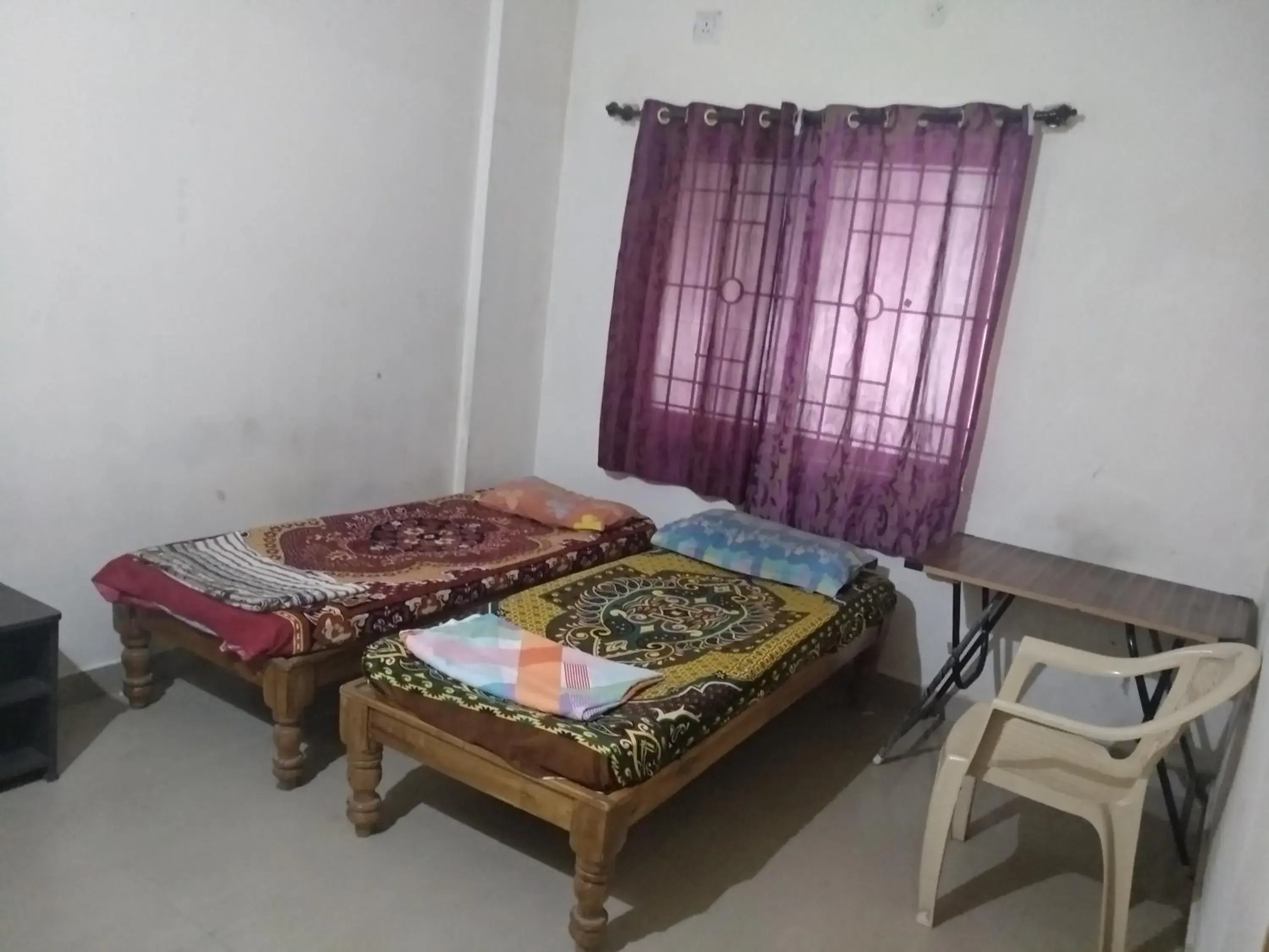 Double Room with Shared Bathroom - single occupancy in Professionals Pride PG Double Room with Shared Bathroom - single occupancy in Professionals Pride PG