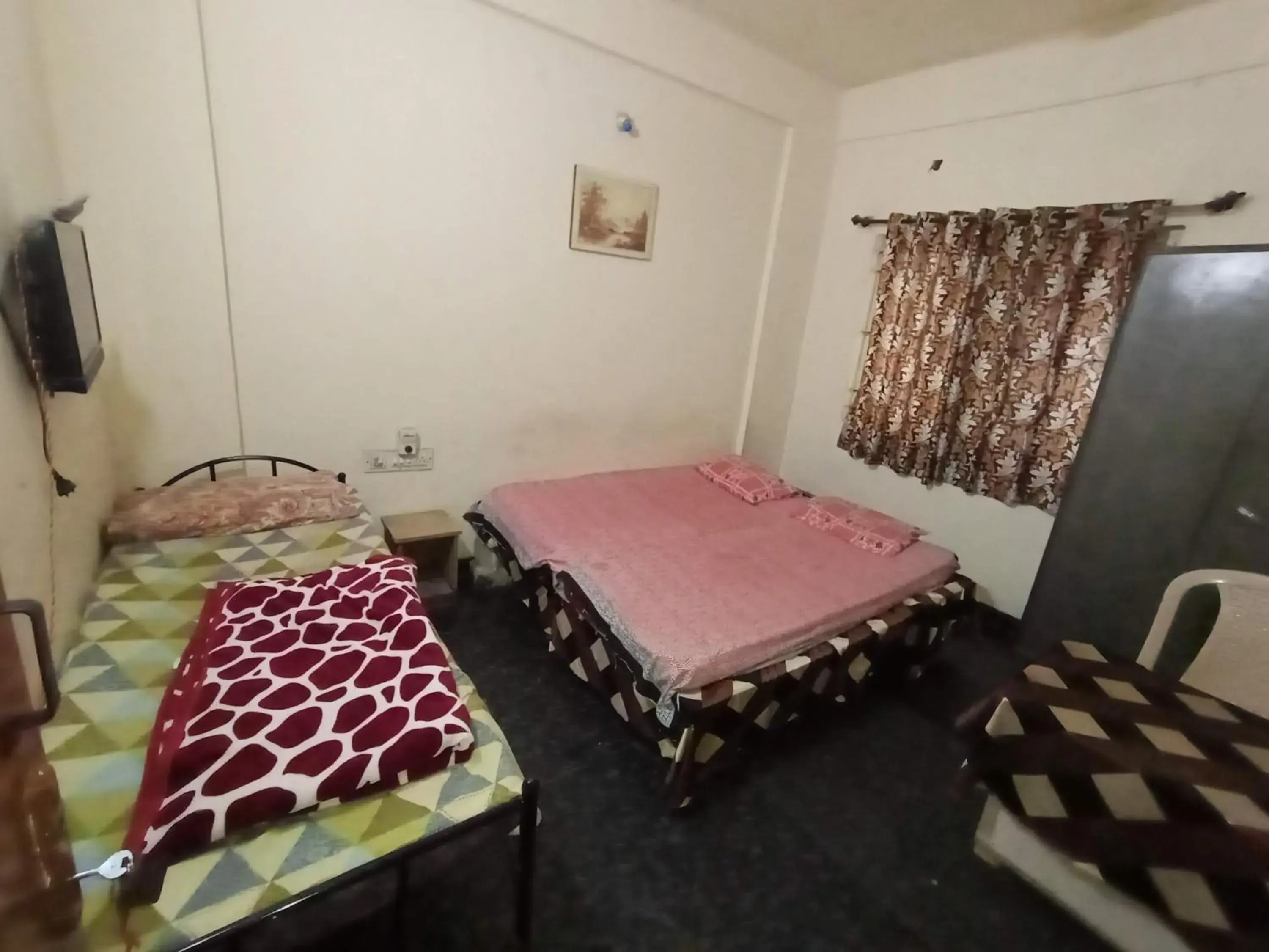 Triple Room with Private Bathroom - single occupancy in Professionals Pride PG Triple Room with Private Bathroom - single occupancy in Professionals Pride PG