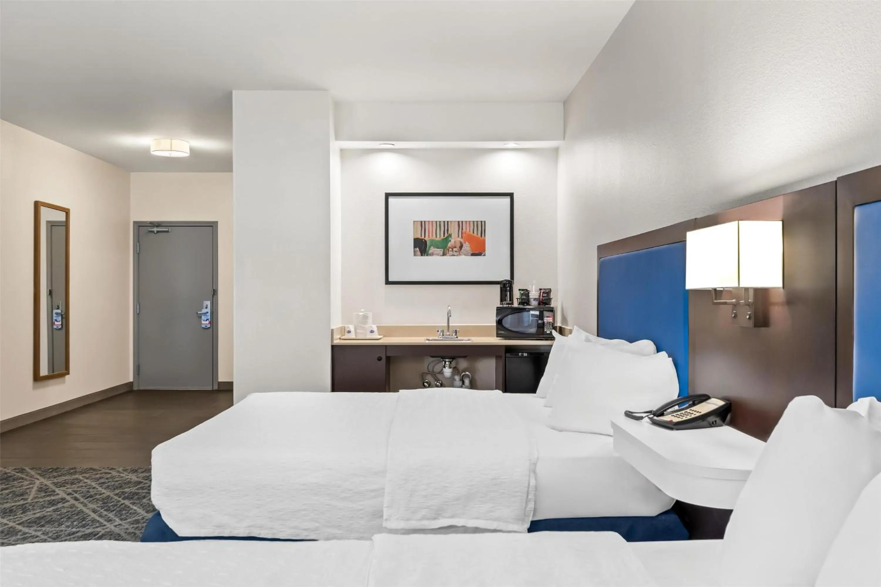 Other, Bed in Hampton Inn Laramie