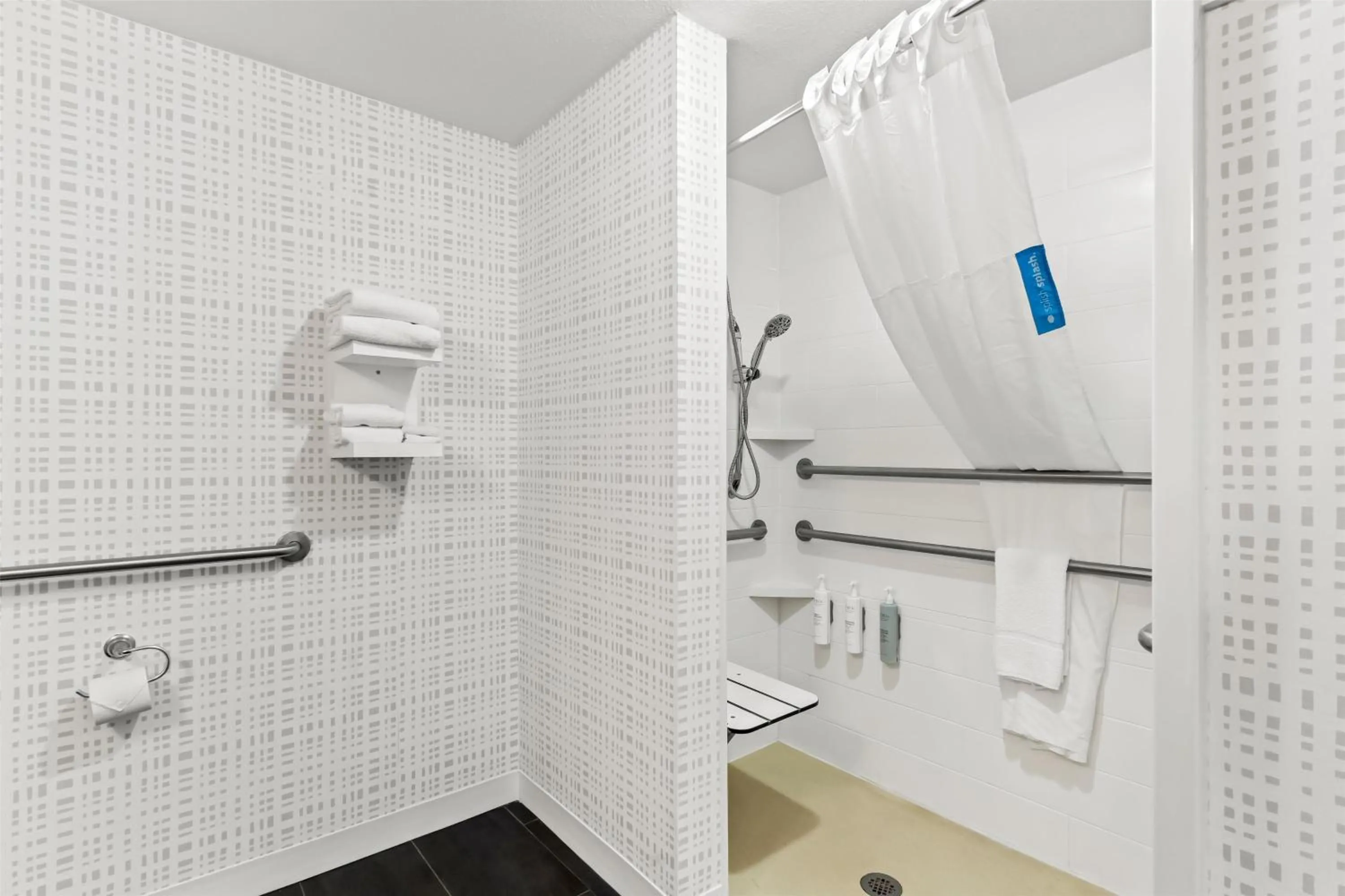 Bathroom in Hampton Inn Laramie