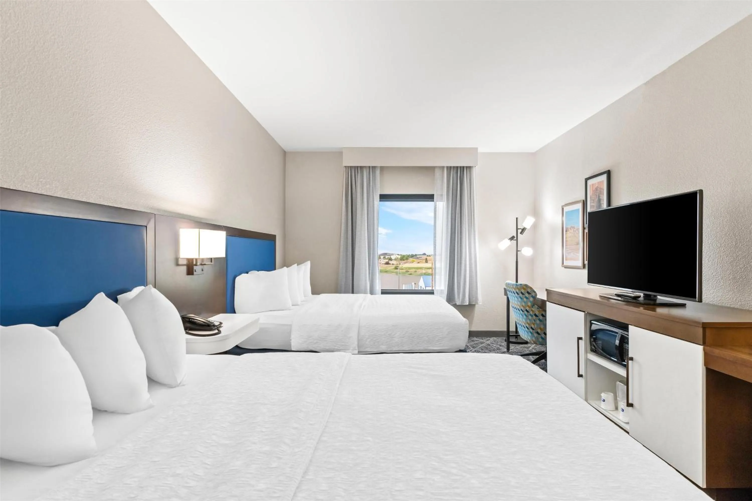 Bedroom, Bed in Hampton Inn Laramie