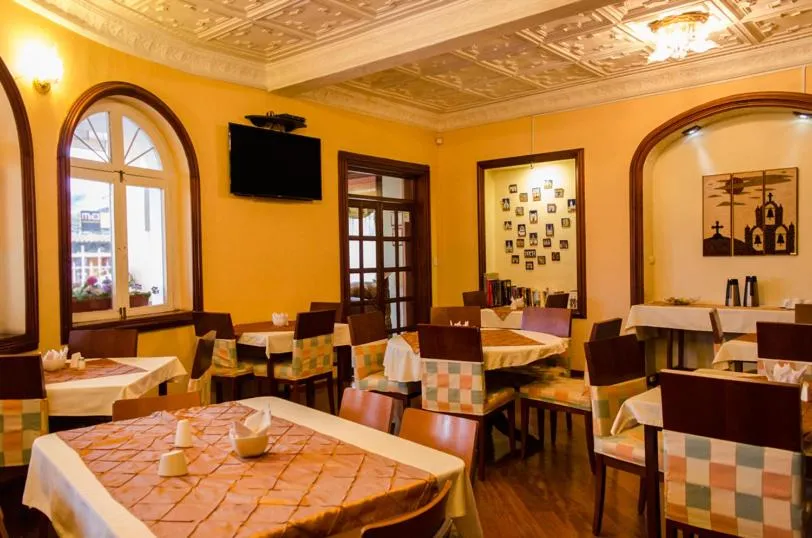 Restaurant/places to eat in Hotel La Casona