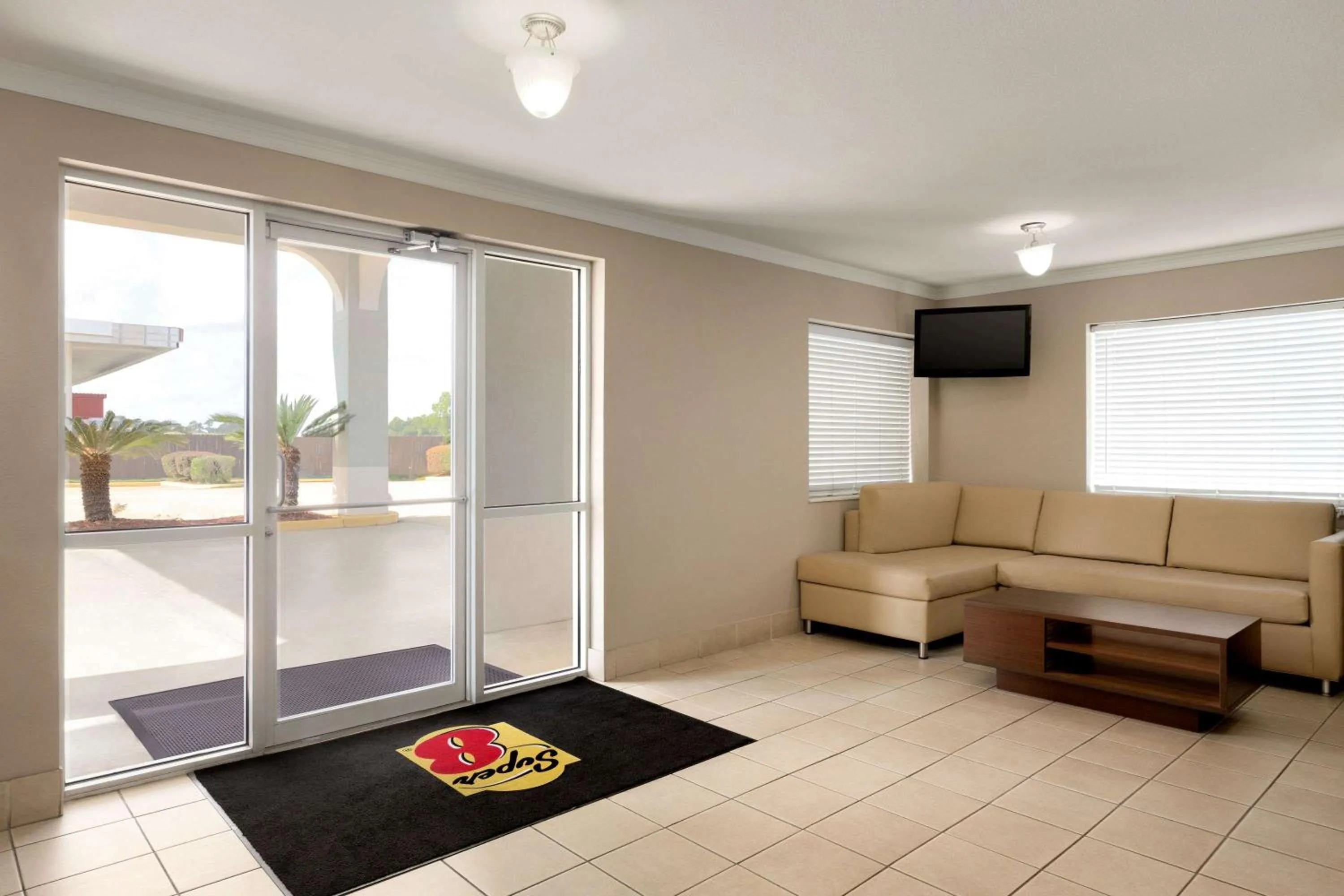 Lobby or reception in Super 8 by Wyndham Lake Charles Northeast