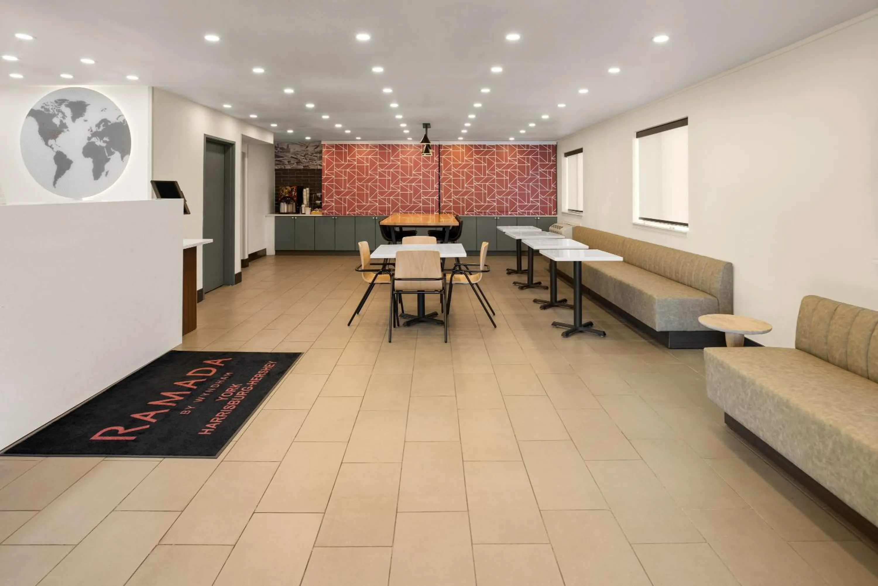 Lobby or reception in Ramada by Wyndham York Harrisburg Hershey