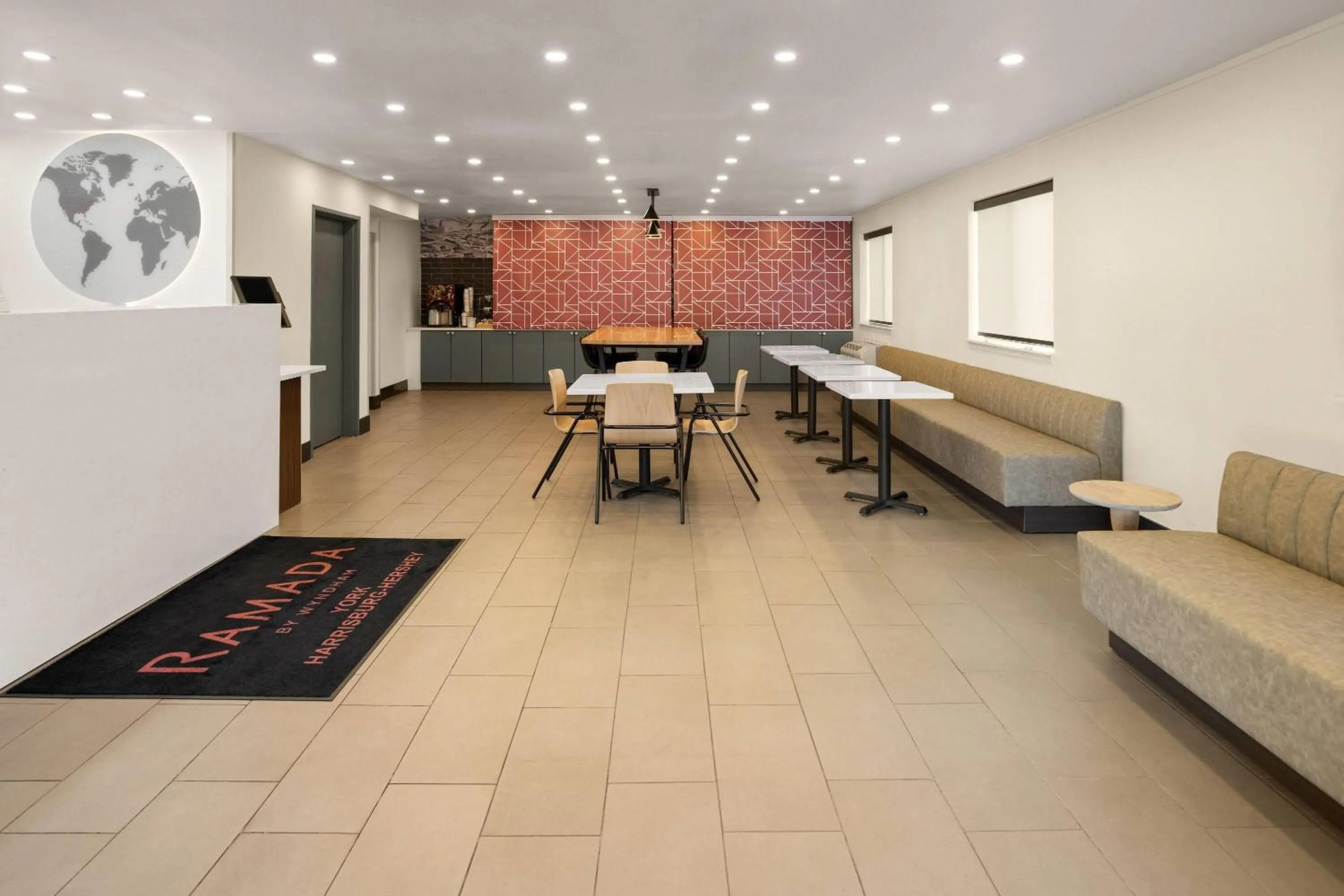 Lobby or reception in Ramada by Wyndham York Harrisburg Hershey