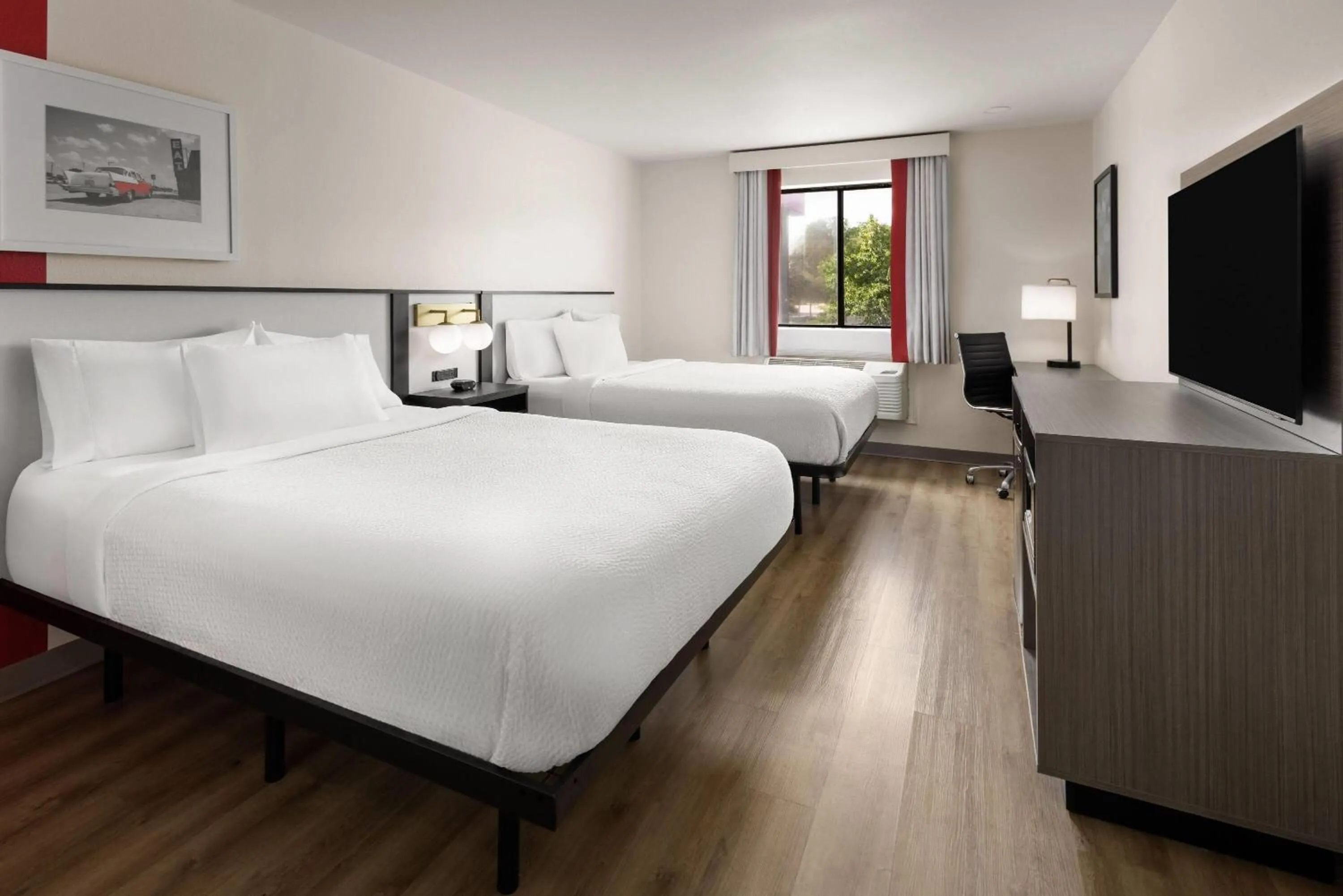 Photo of the whole room, Bed in Ramada by Wyndham York Harrisburg Hershey