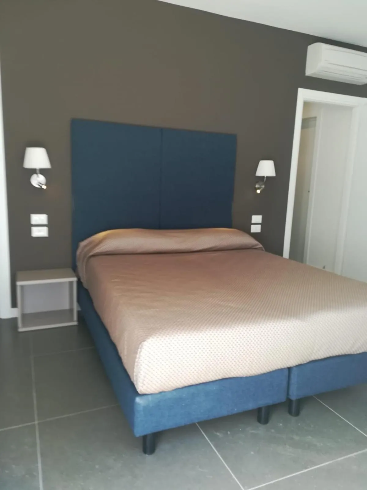 Bed in Garda Guest House