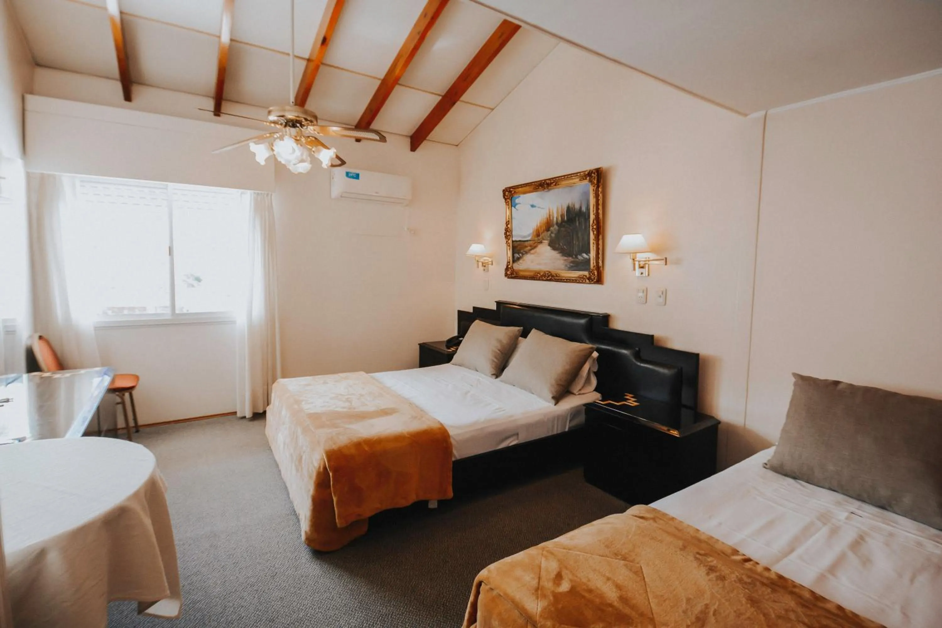 Bedroom, Bed in Hotel Nutibara