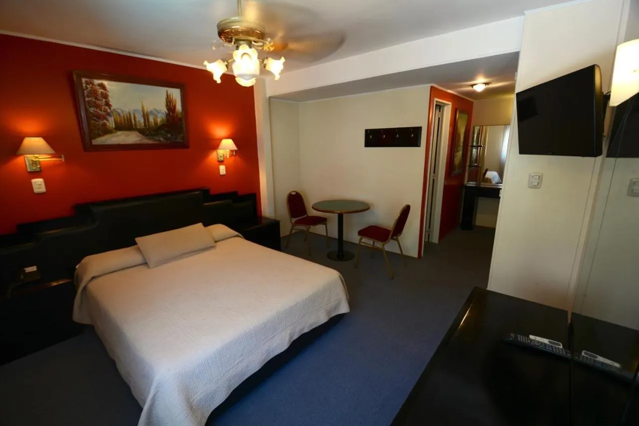 Bedroom, Bed in Hotel Nutibara