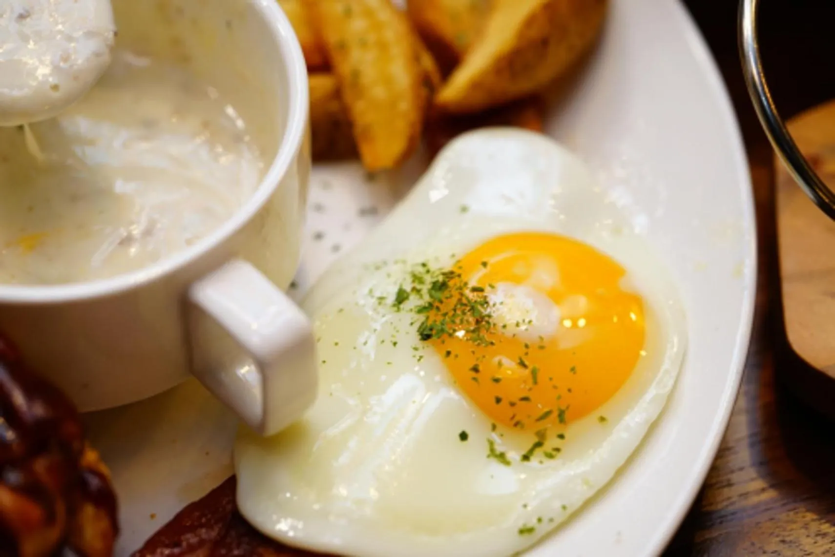 Restaurant/places to eat in Residence Hotel K Okpo