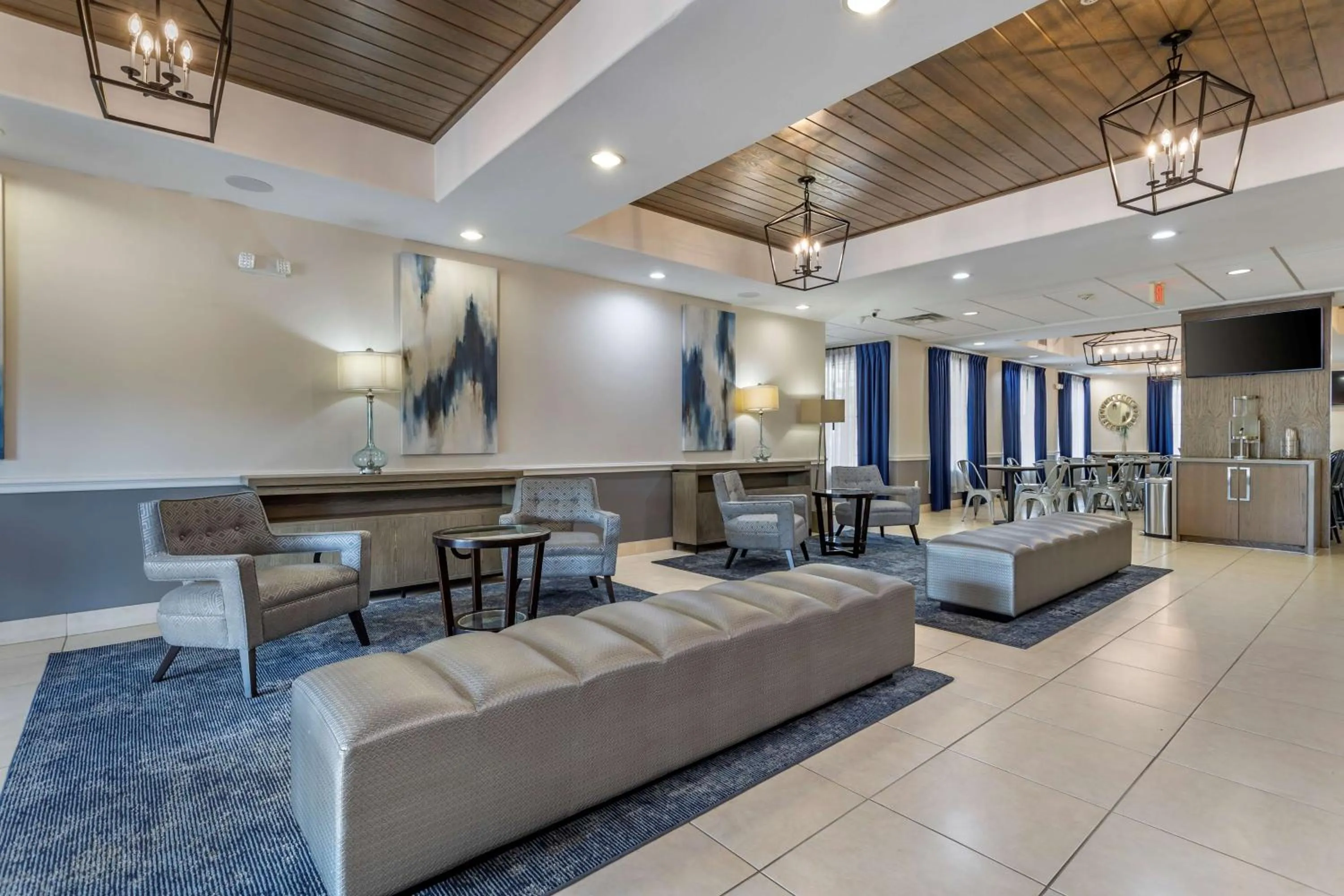 Lobby or reception in Best Western Sugarland Inn