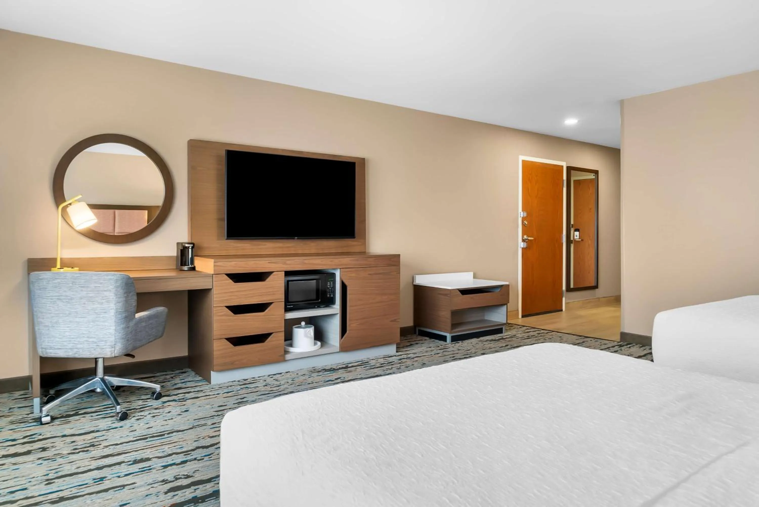 Bed in Hampton Inn Detroit/Auburn Hills-North