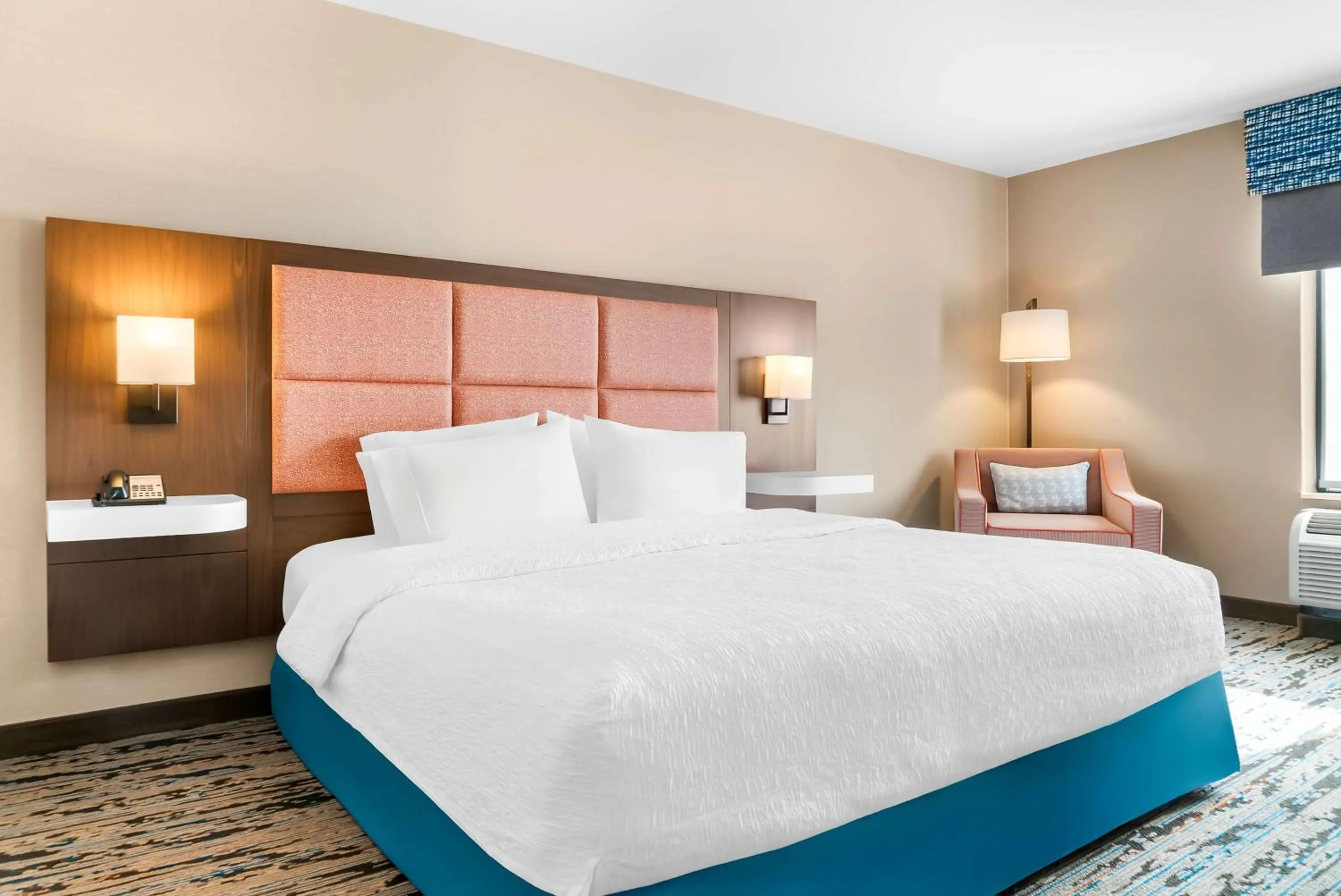 Bed in Hampton Inn Detroit/Auburn Hills-North