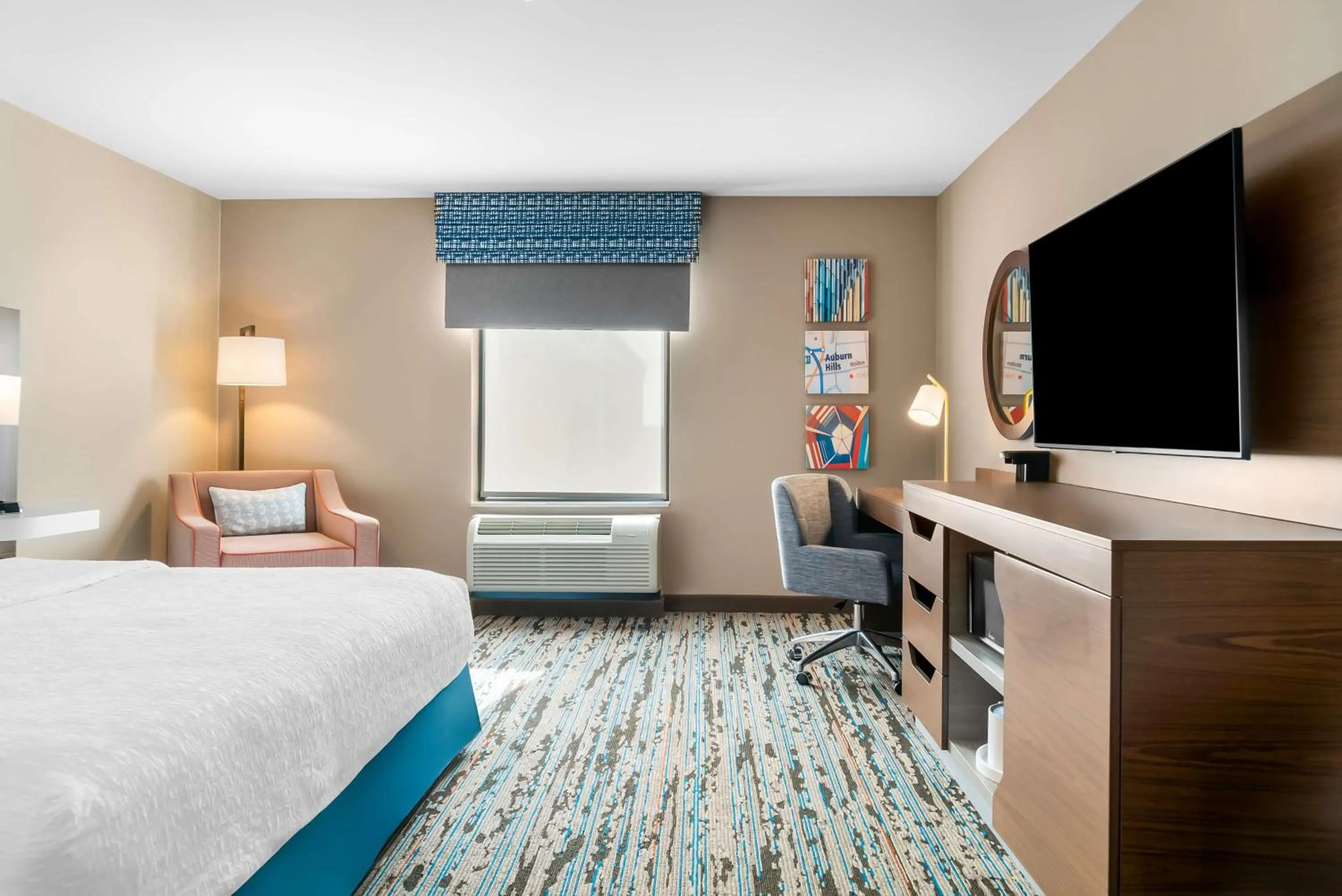Bed in Hampton Inn Detroit/Auburn Hills-North