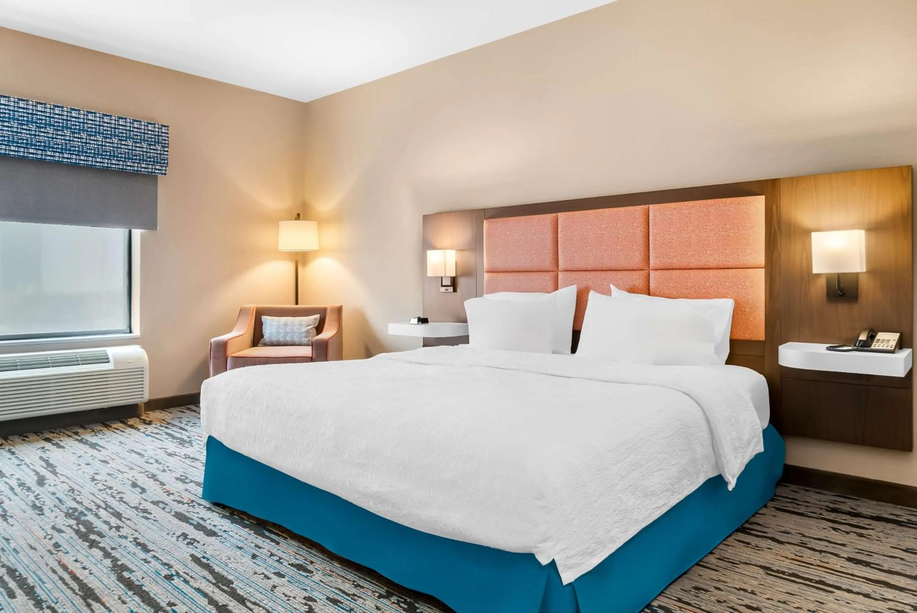 Bed in Hampton Inn Detroit/Auburn Hills-North