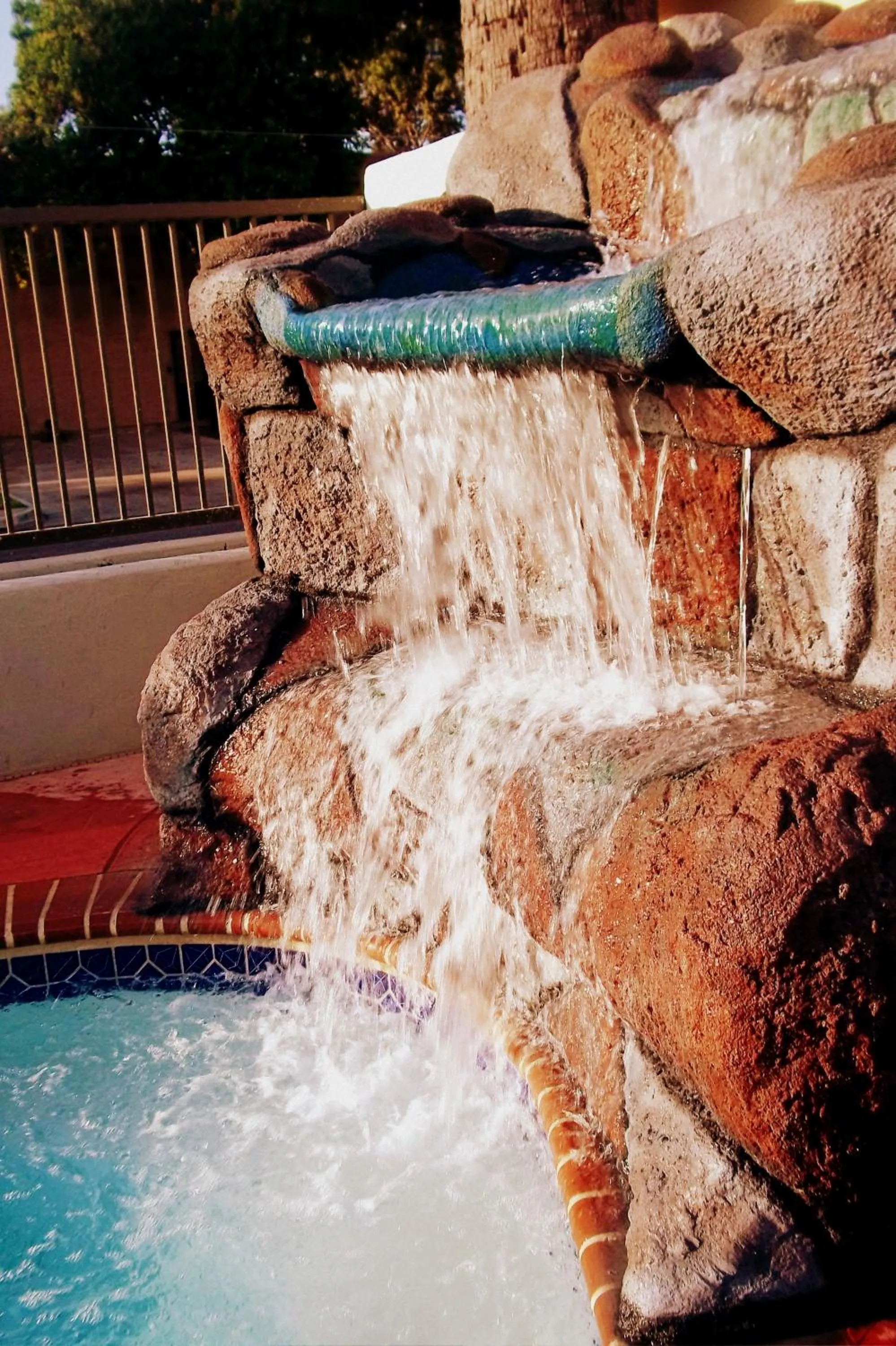 Swimming pool in Whispering Palms Inn