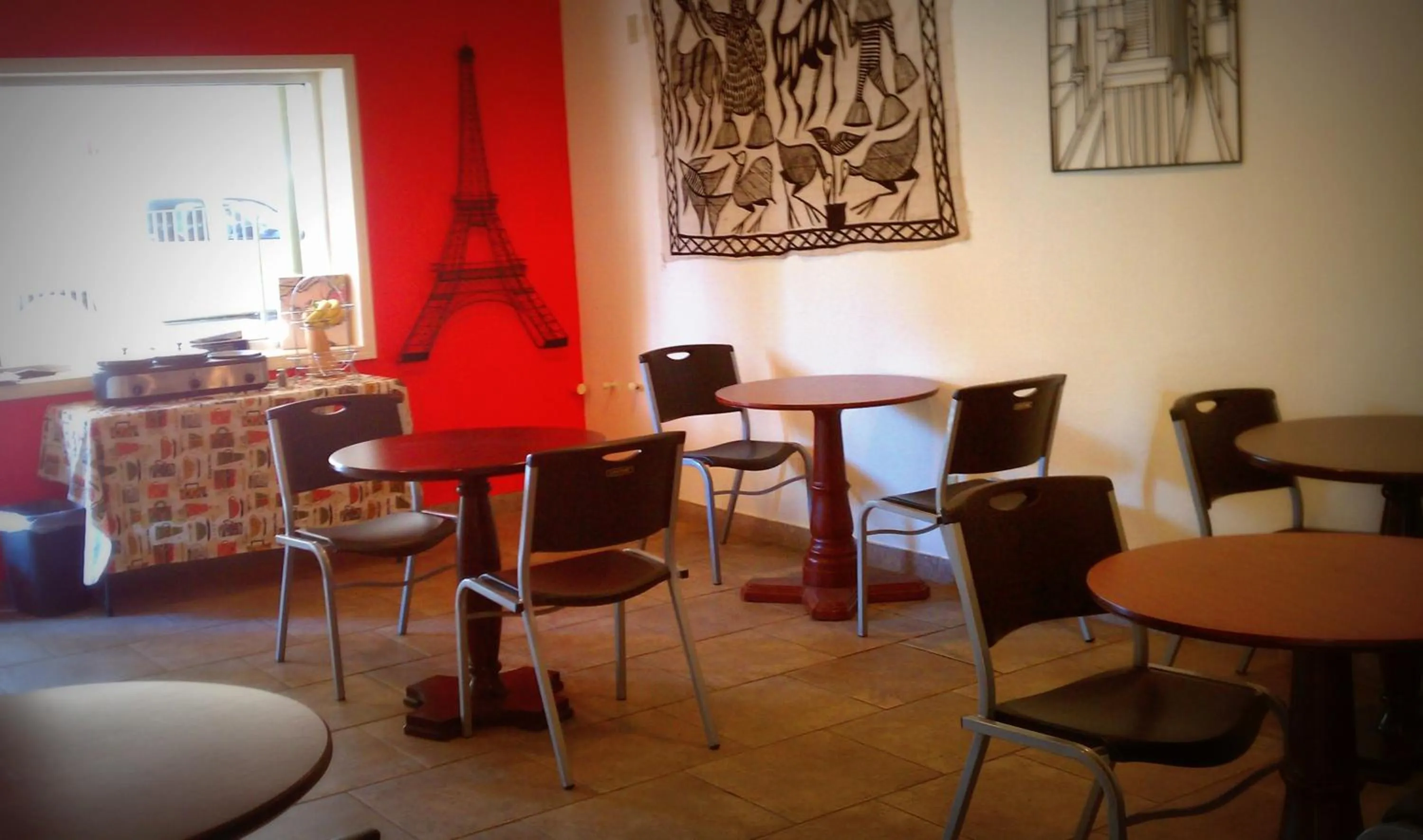 Restaurant/places to eat in Whispering Palms Inn