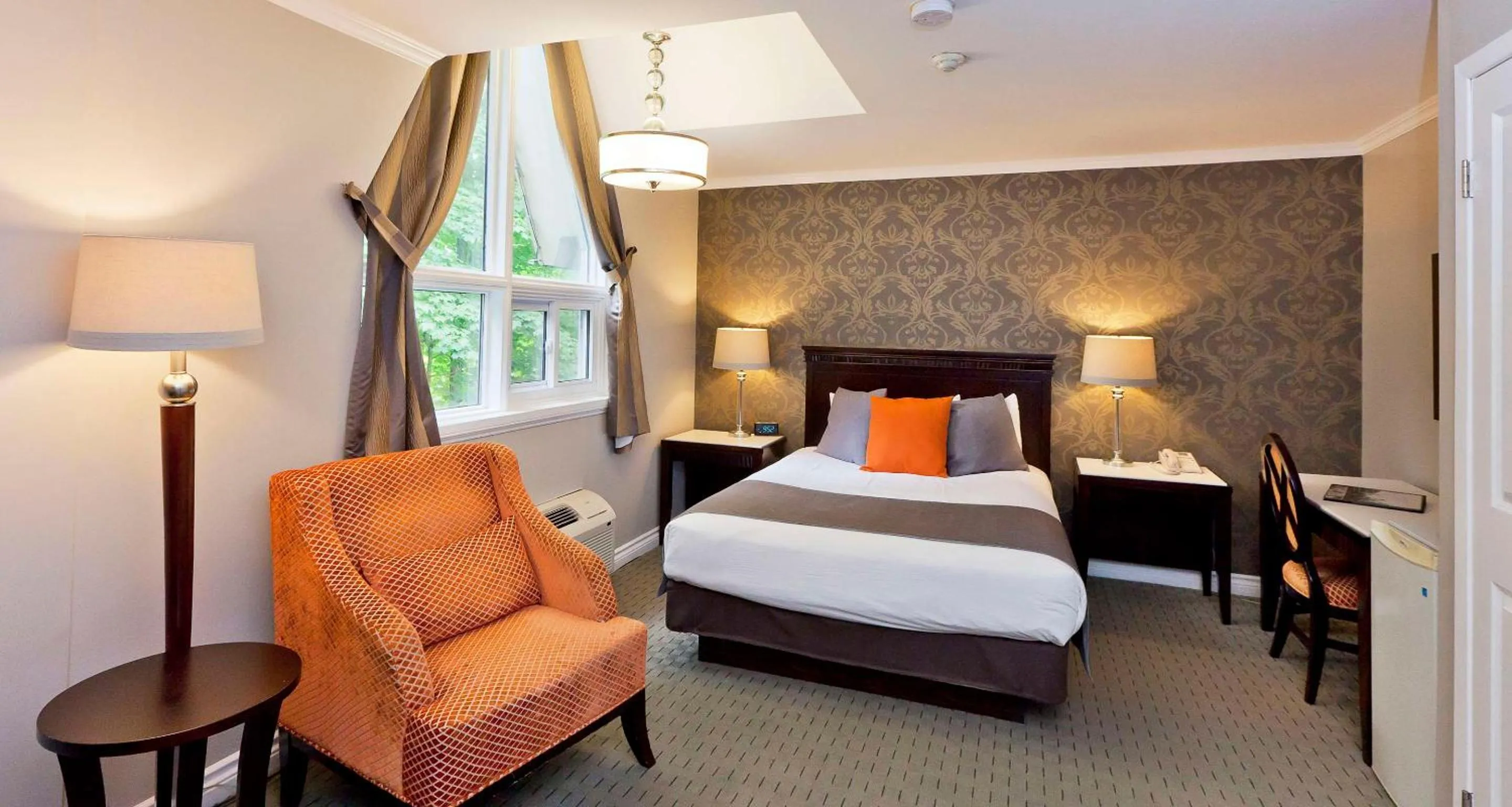 Bedroom, Bed in Elm Hurst Inn & Spa