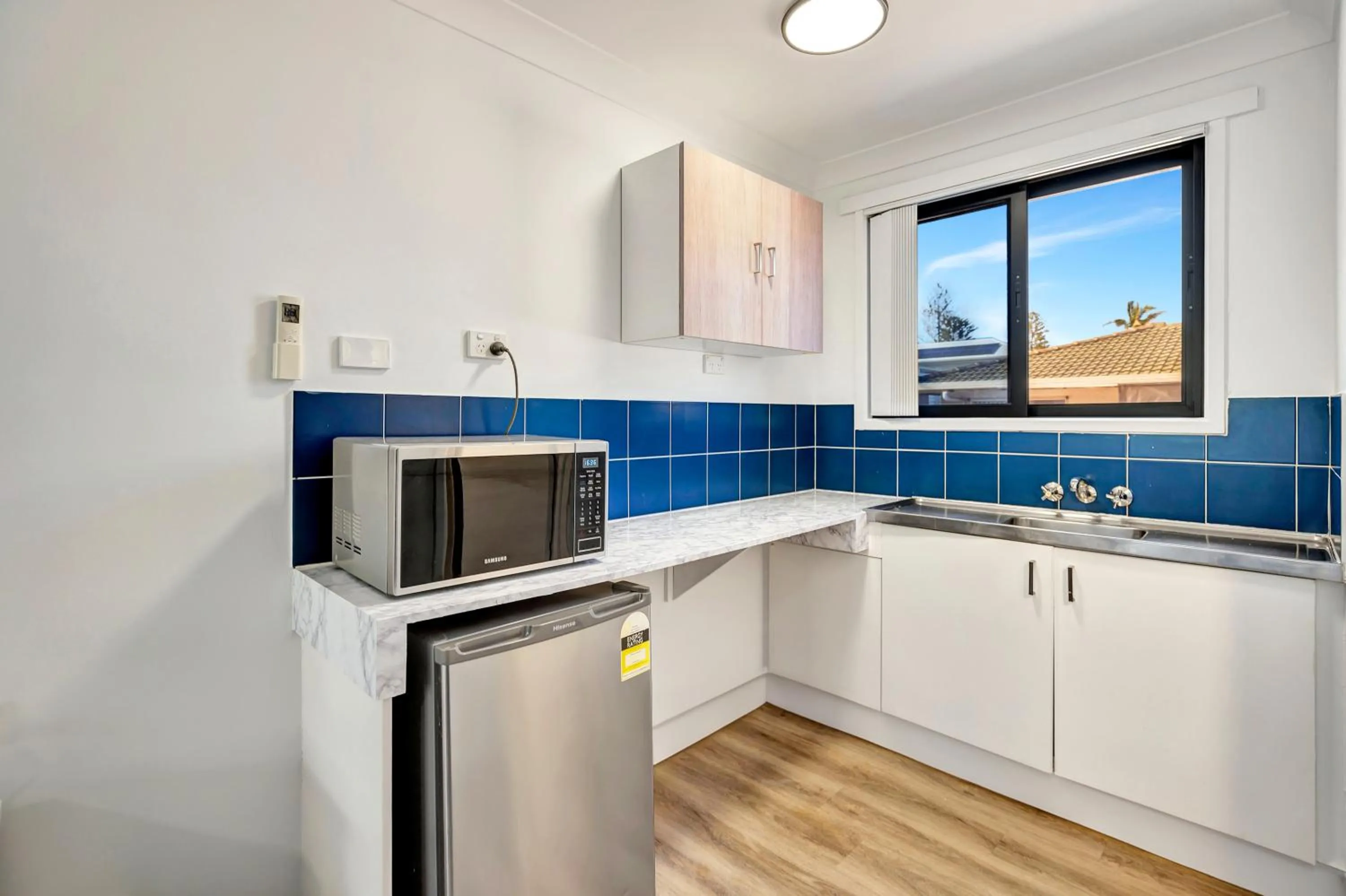 minibar in Montego Mermaid Beach Motel