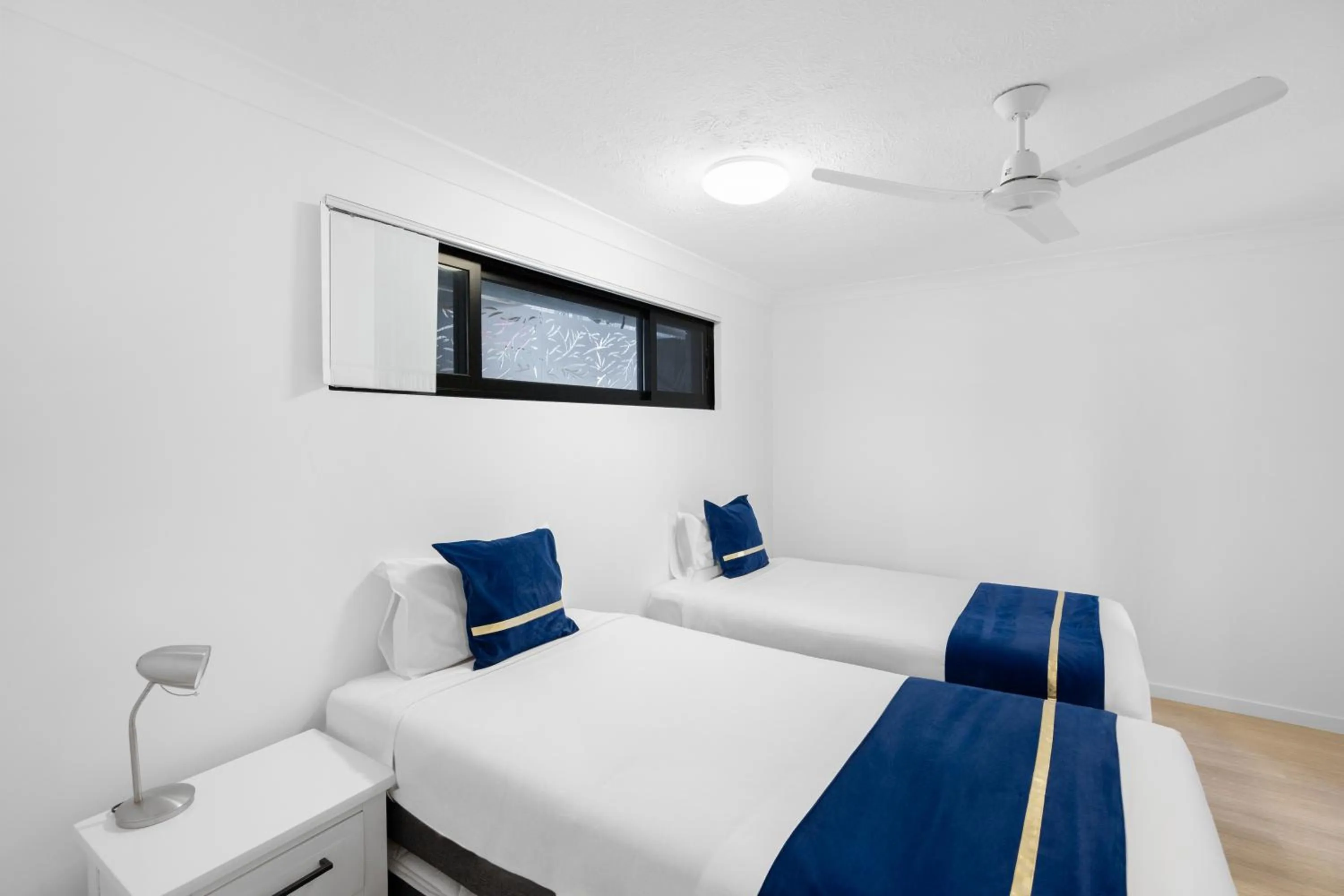 Bedroom, Bed in Montego Mermaid Beach Motel