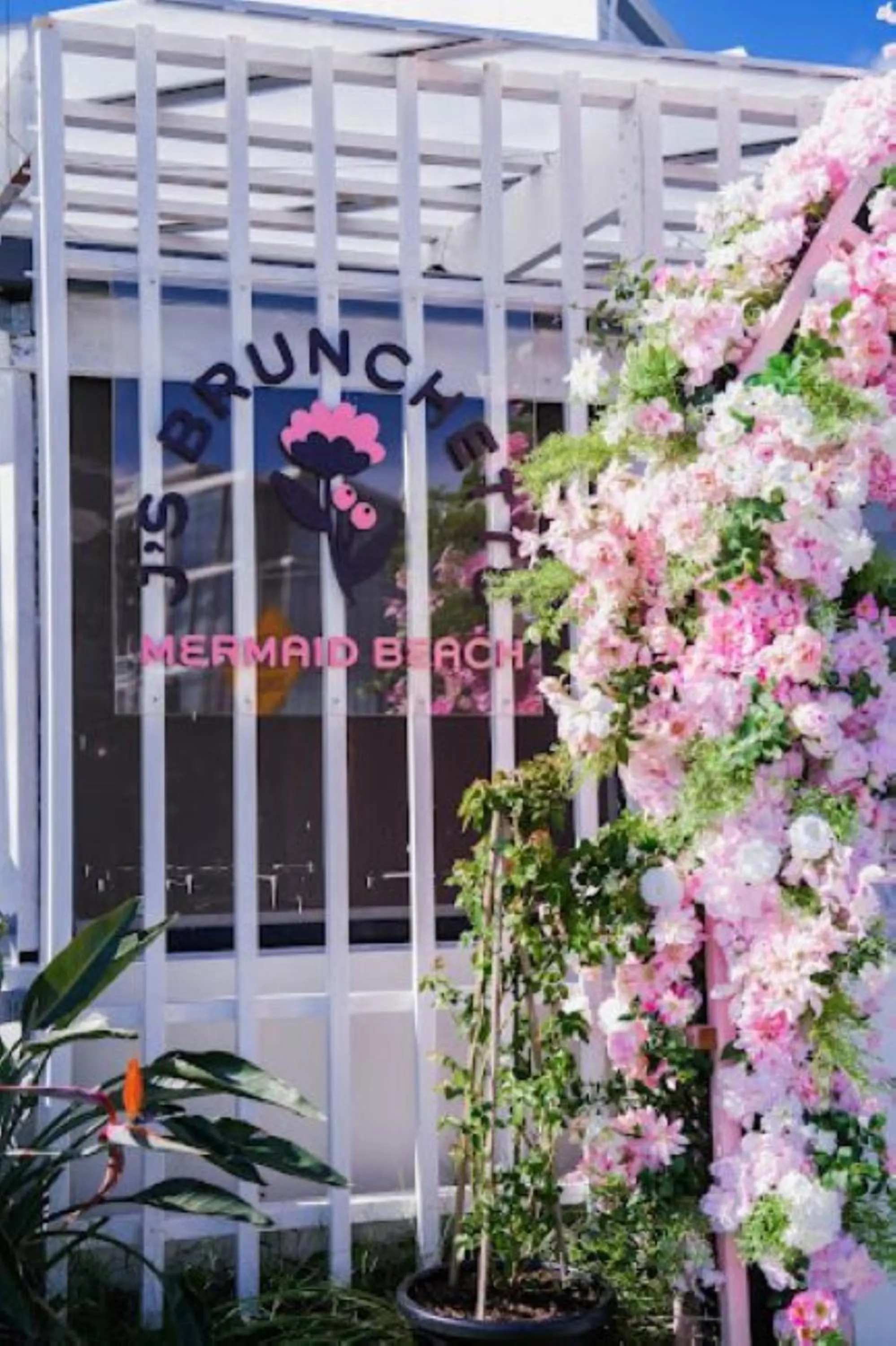 Breakfast in Montego Mermaid Beach Motel